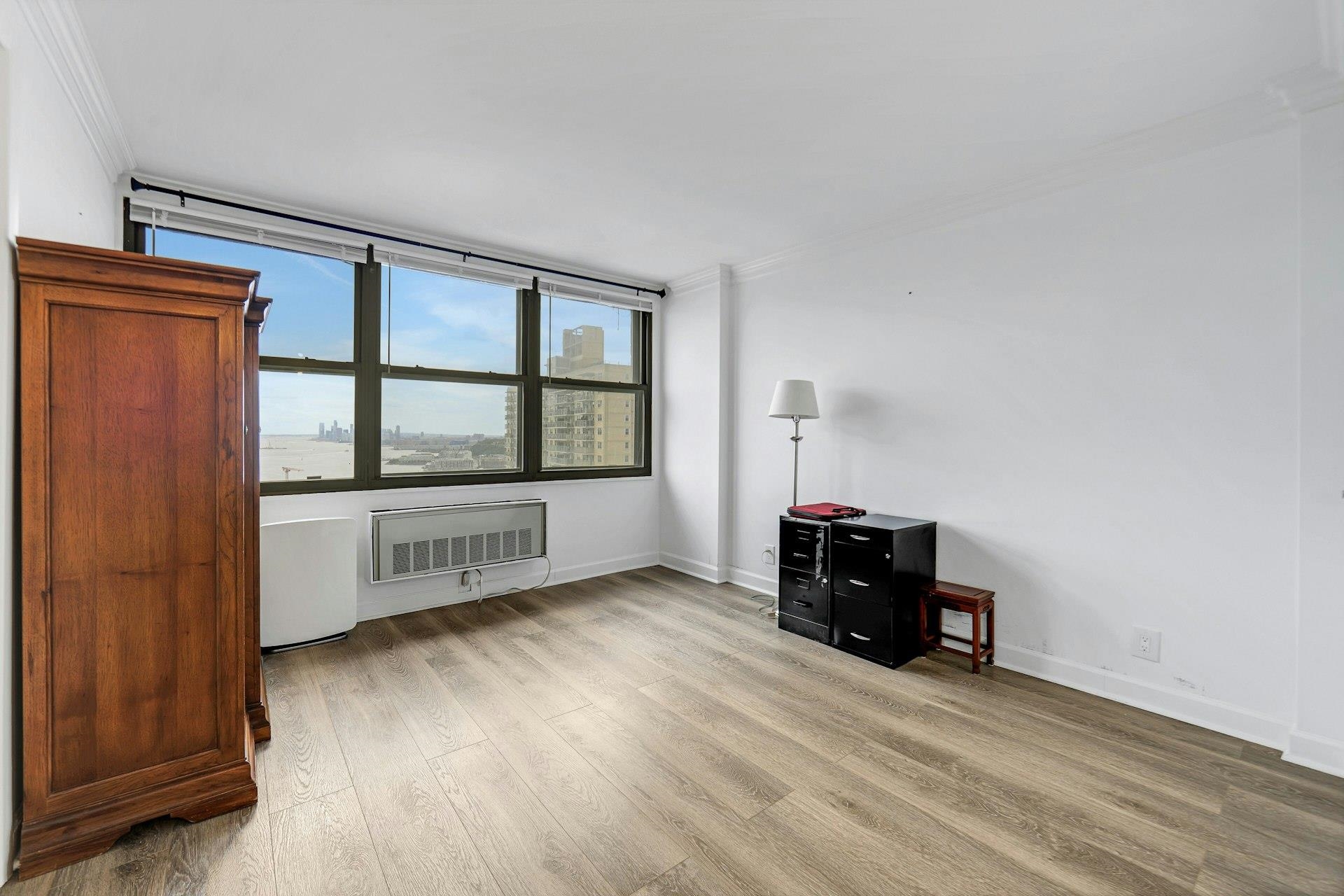 property viewer photo 16