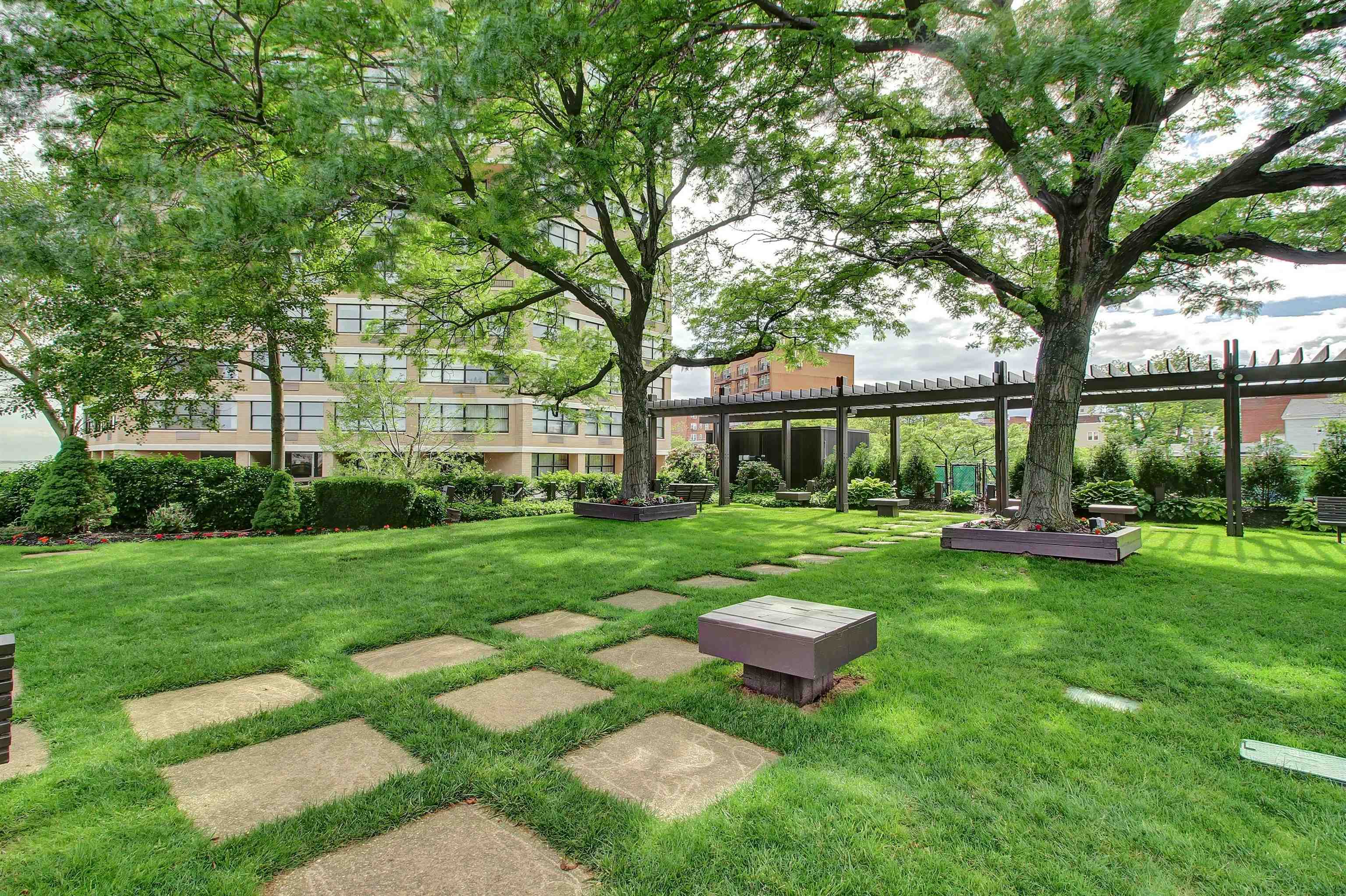 property viewer photo 25