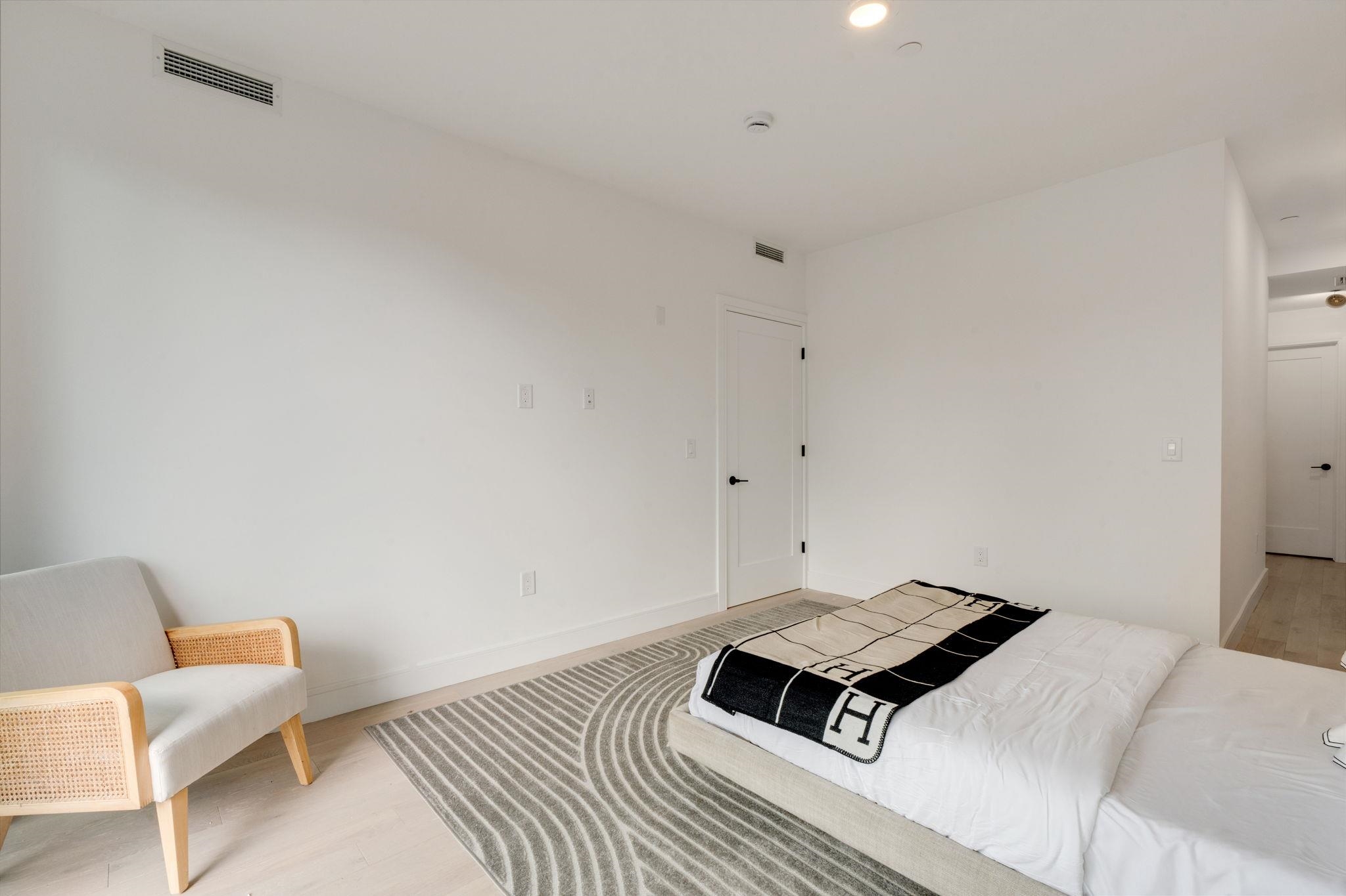 property viewer photo 15