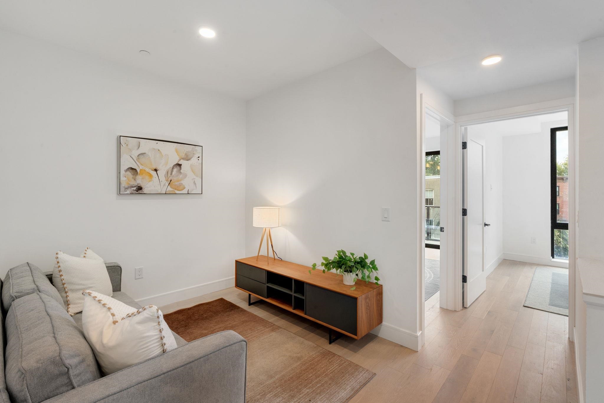 property viewer photo 19
