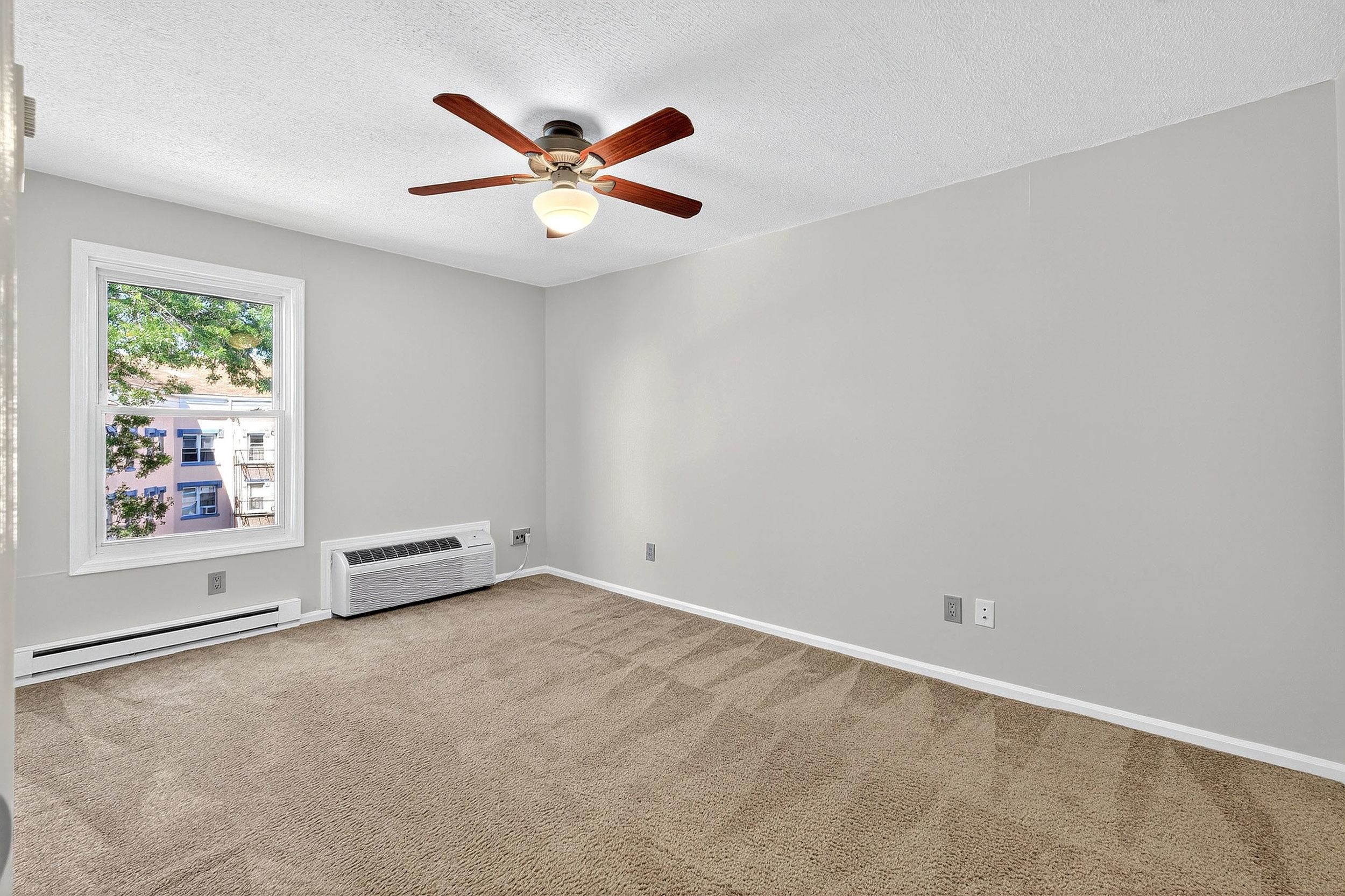 property viewer photo 17