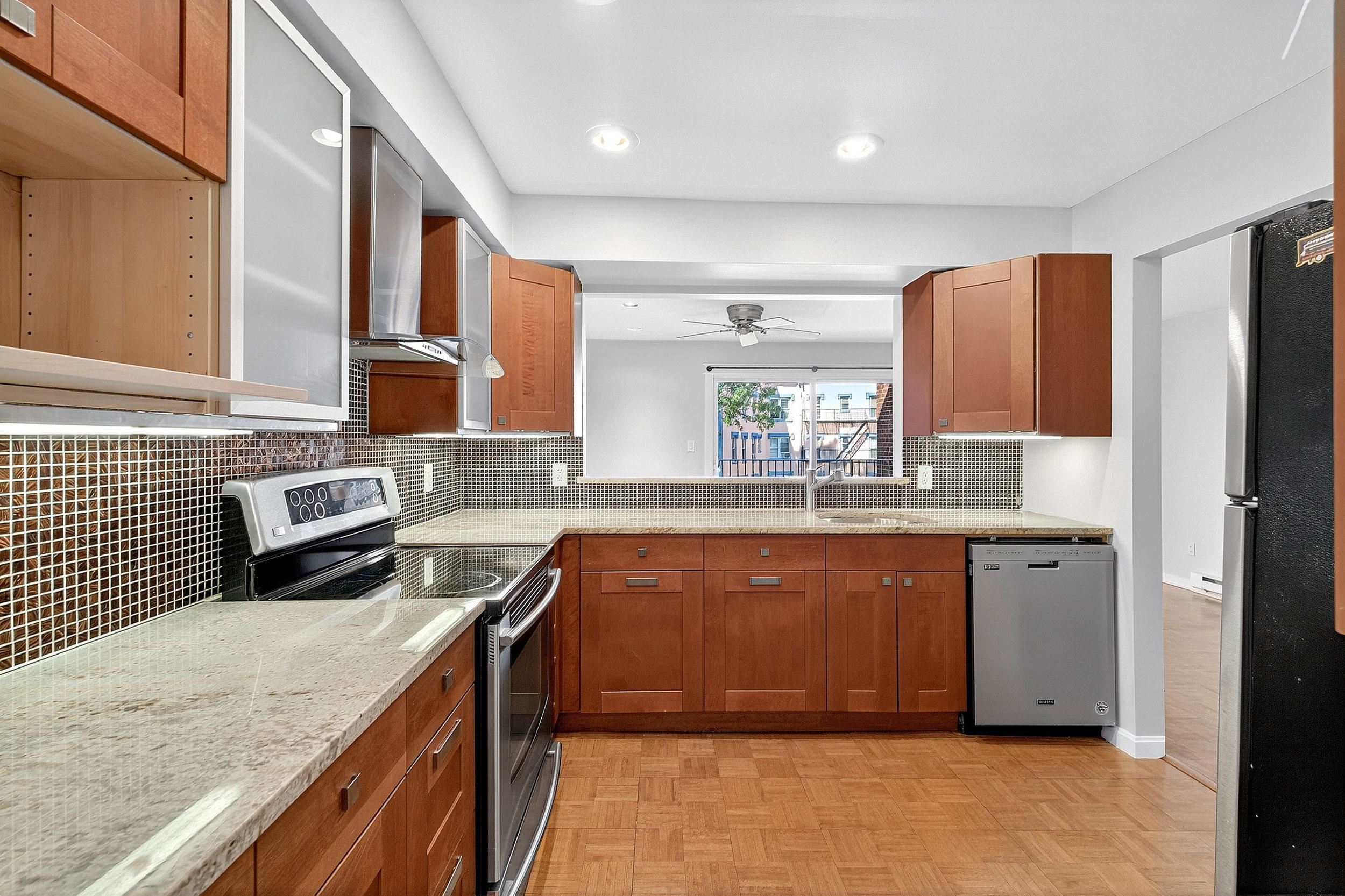 property viewer photo 3