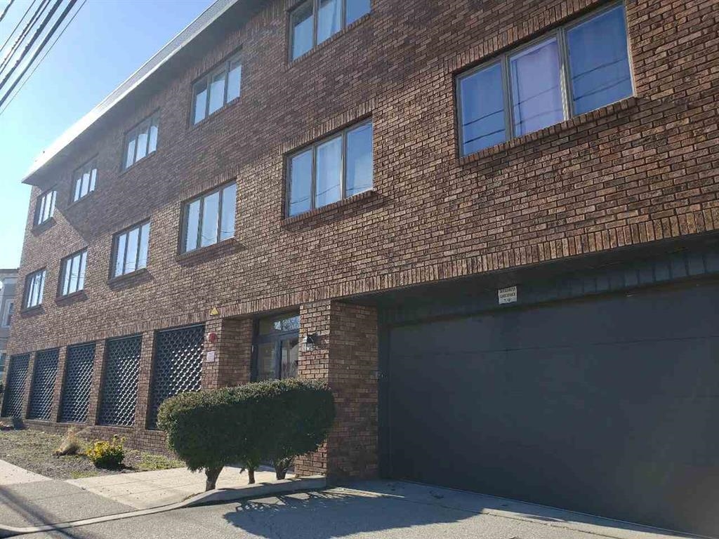 main property photo 0