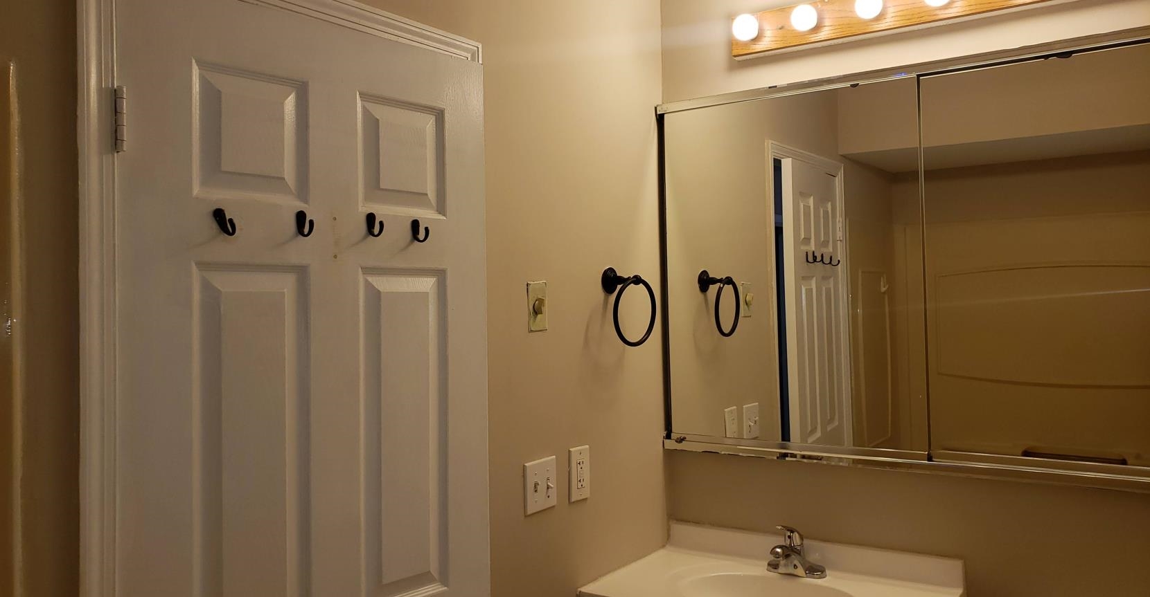 property viewer photo 7