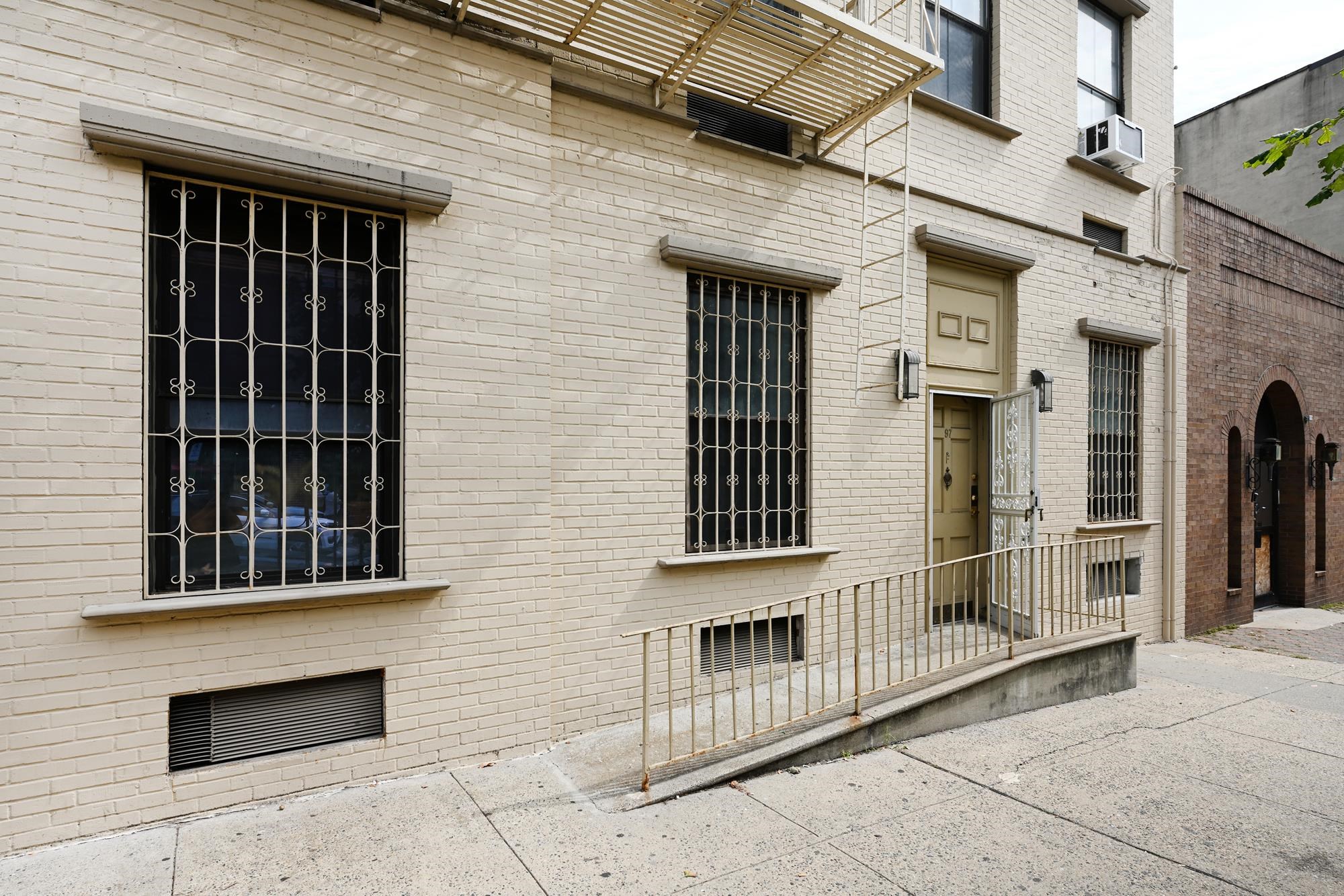 property viewer photo 1