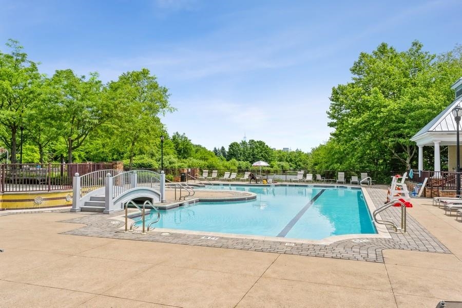 property viewer photo 10