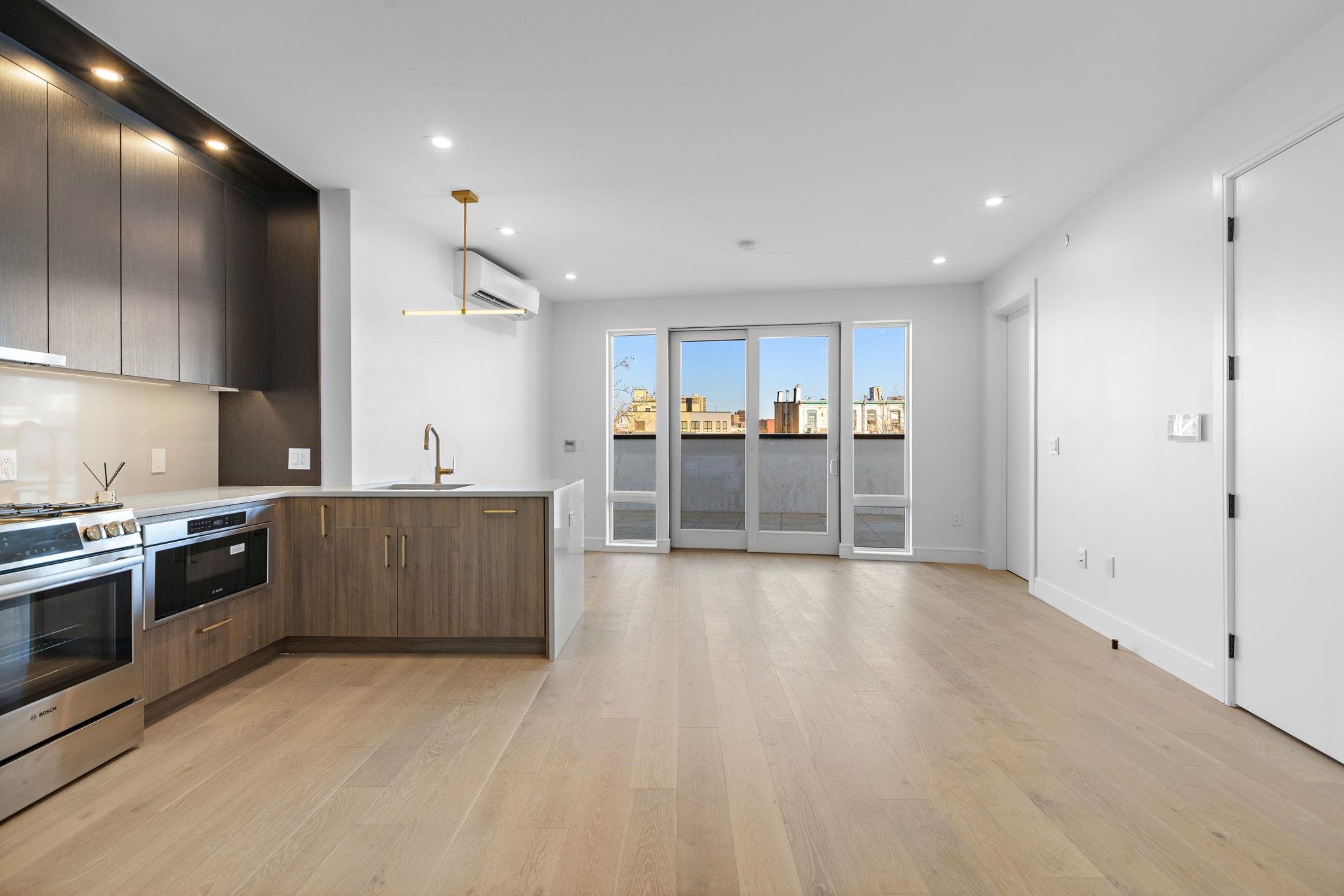 property viewer photo 3