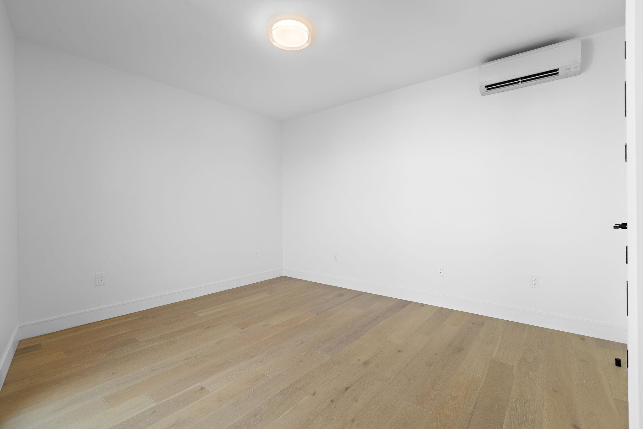 property viewer photo 8