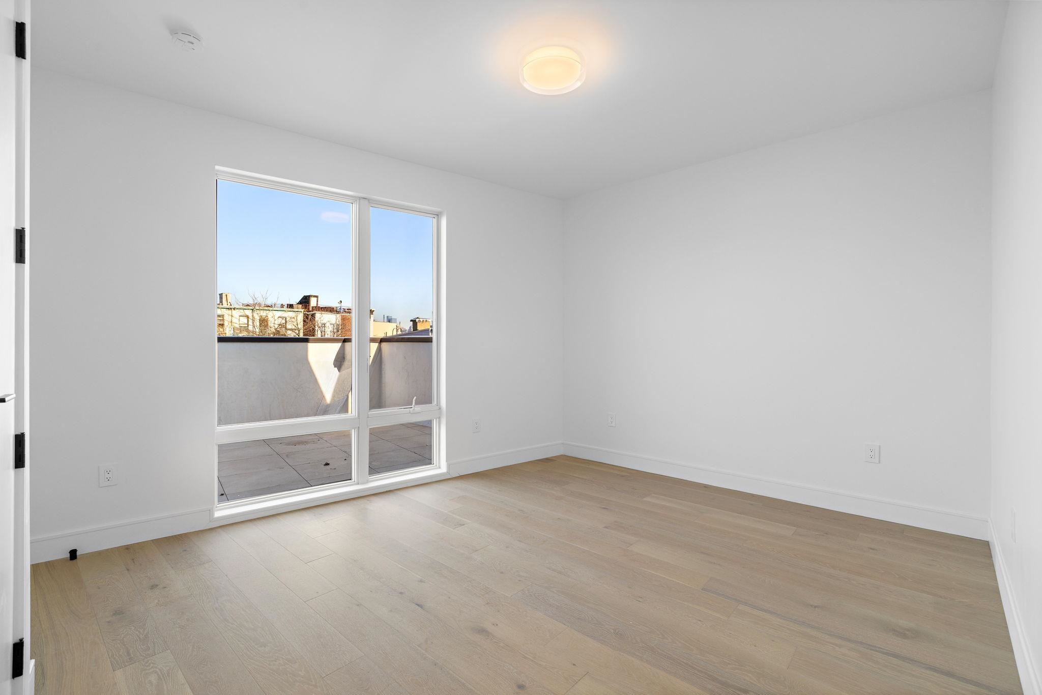 property viewer photo 9