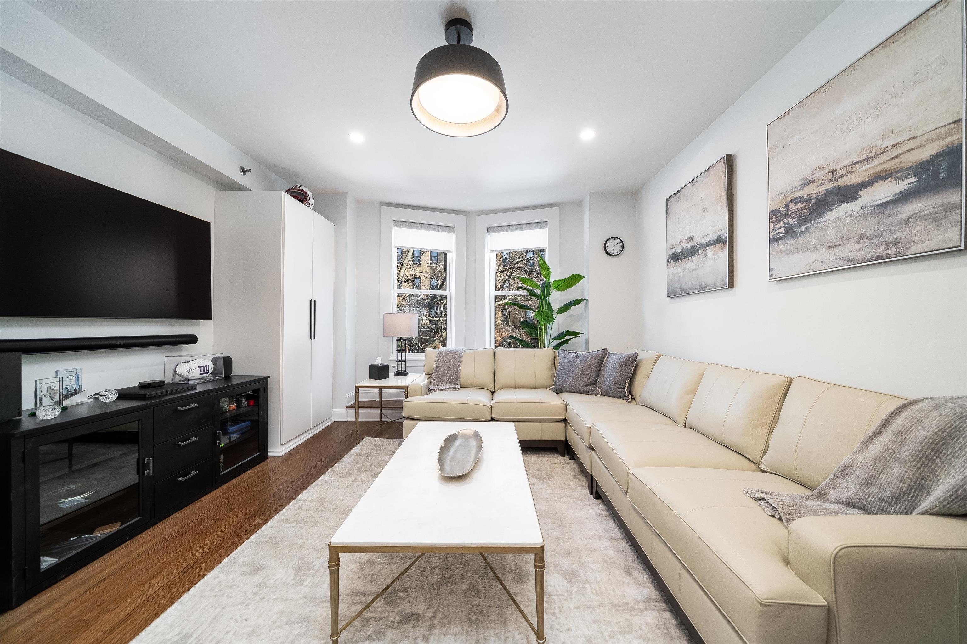 property viewer photo 2