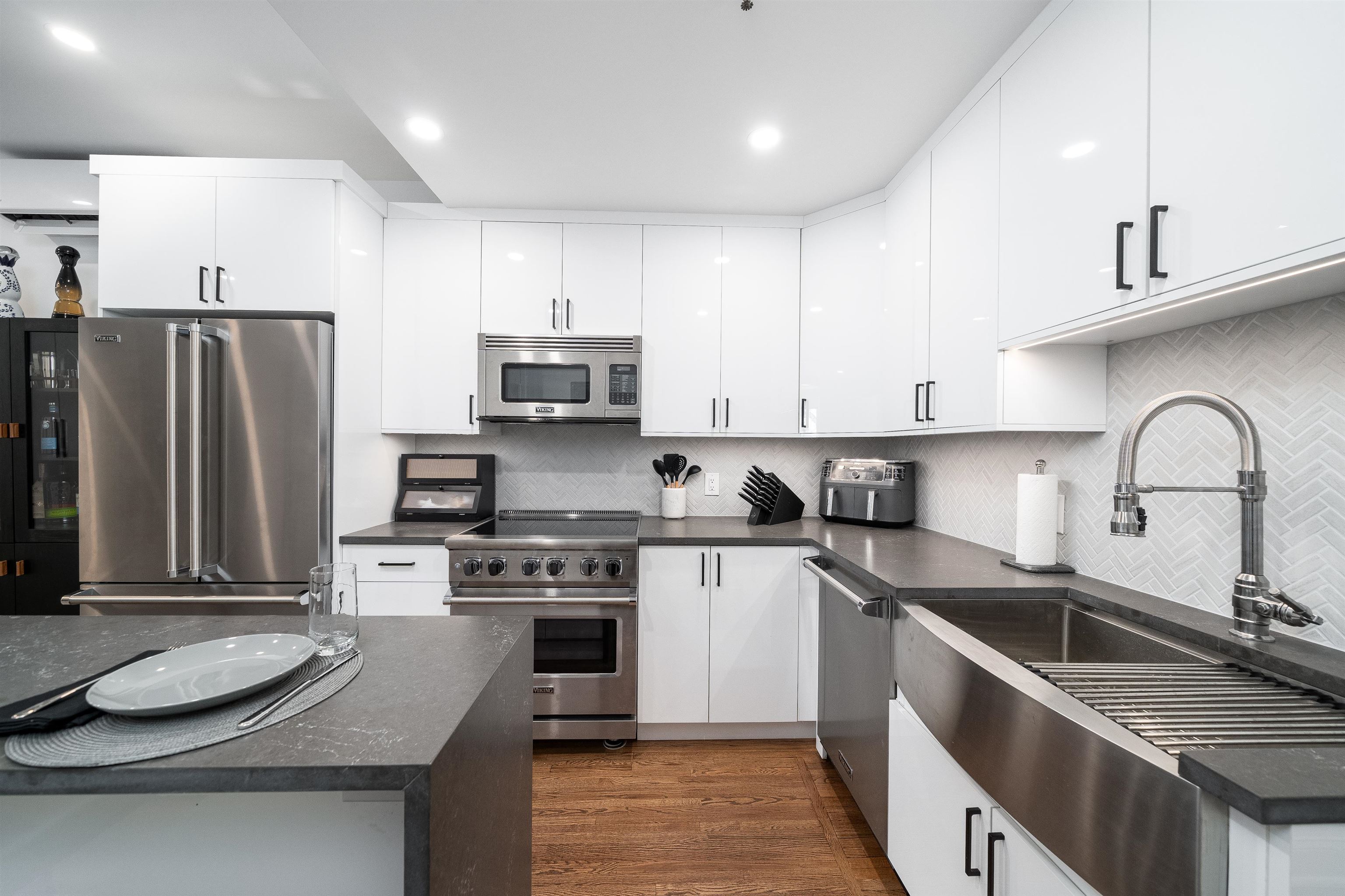 property viewer photo 5