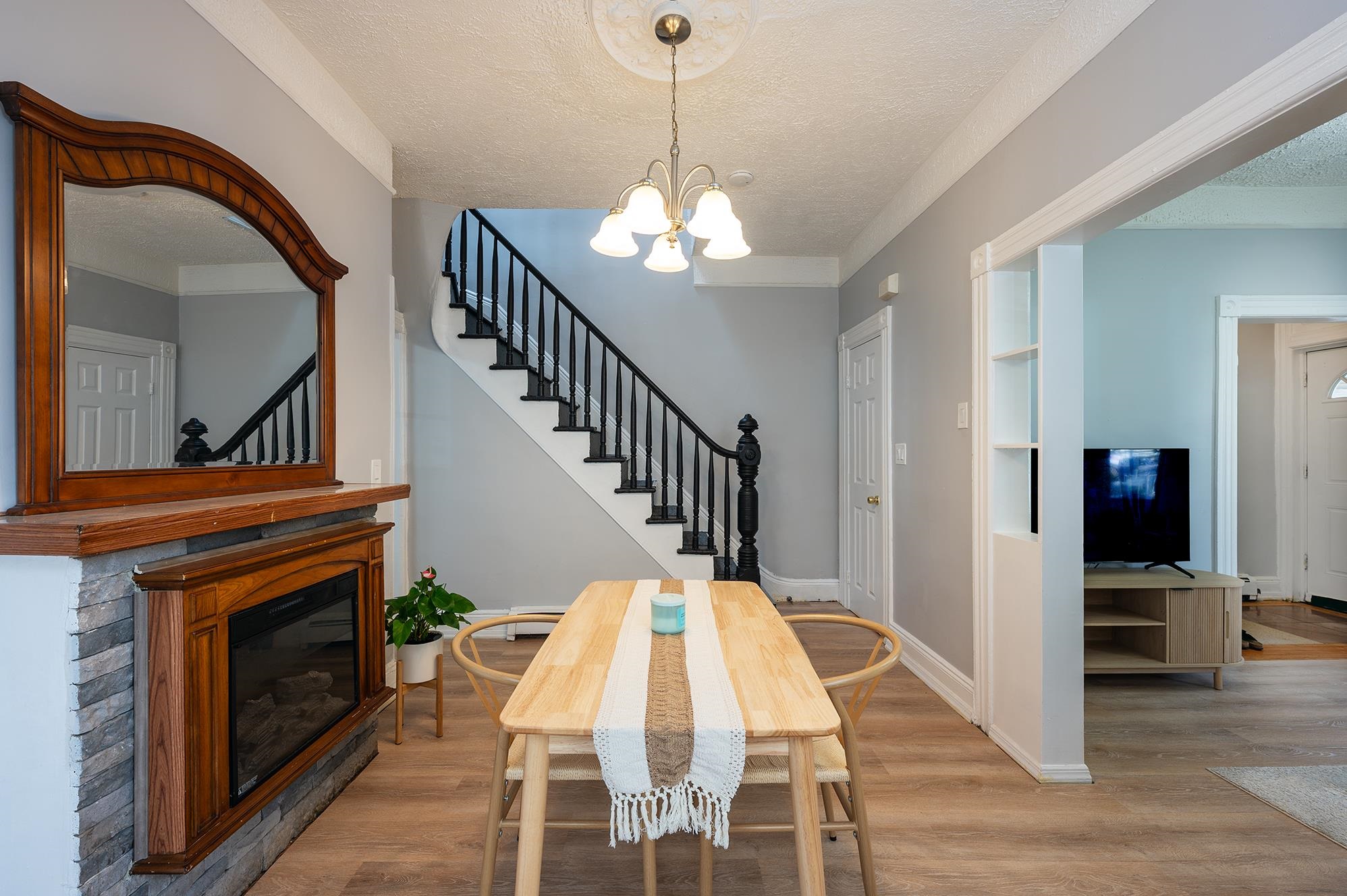 property viewer photo 2