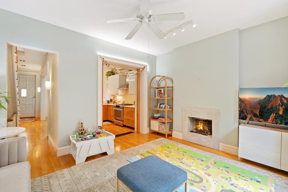 property viewer photo 1