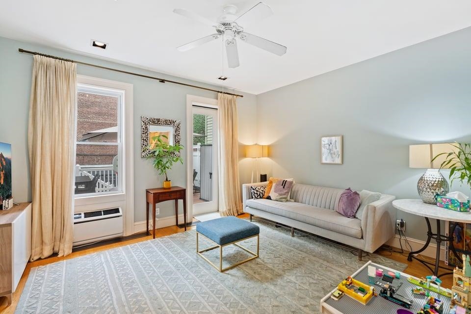 property viewer photo 3