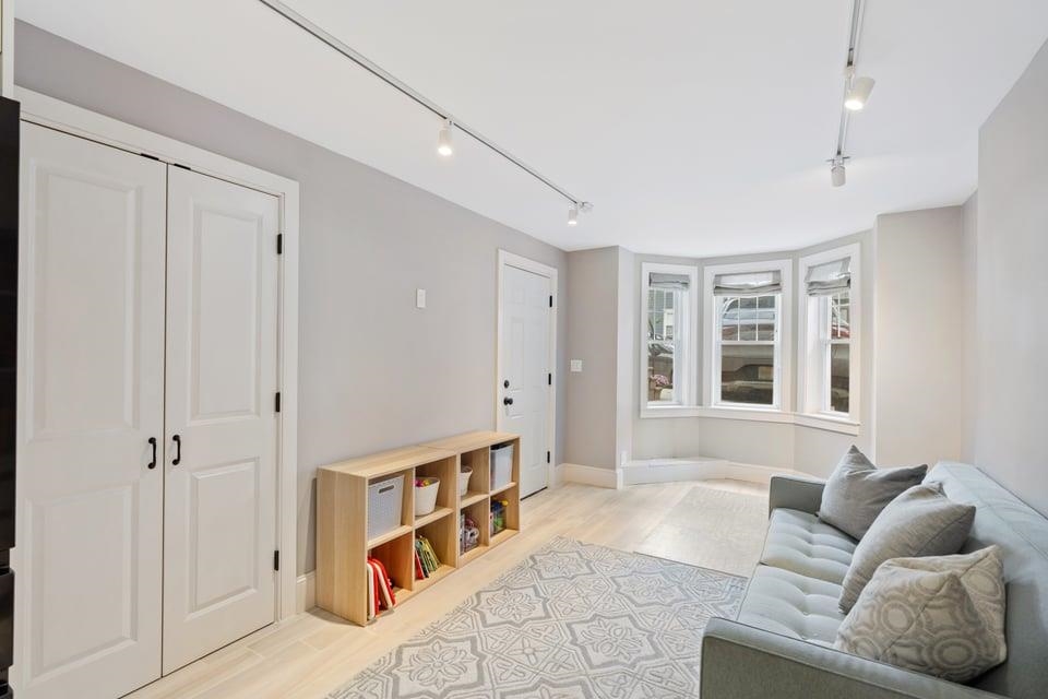property viewer photo 5