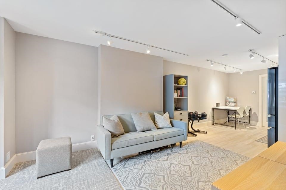 property viewer photo 6