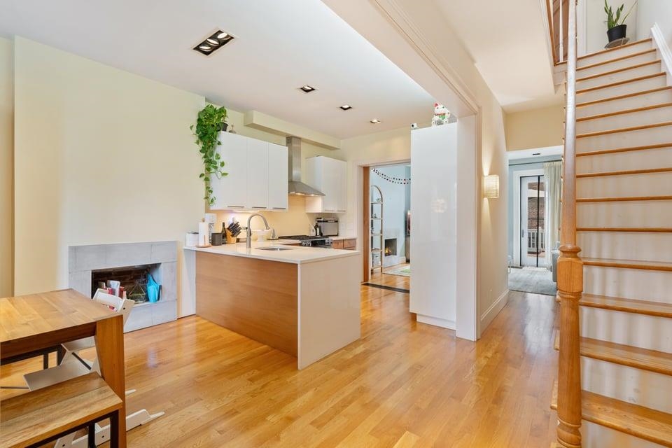 property viewer photo 7