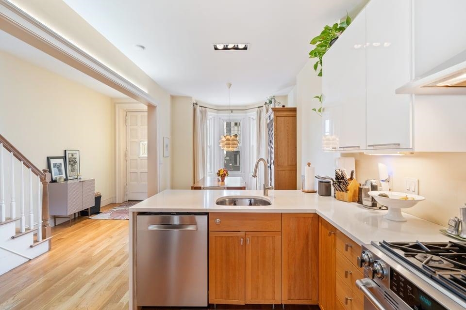 property viewer photo 9