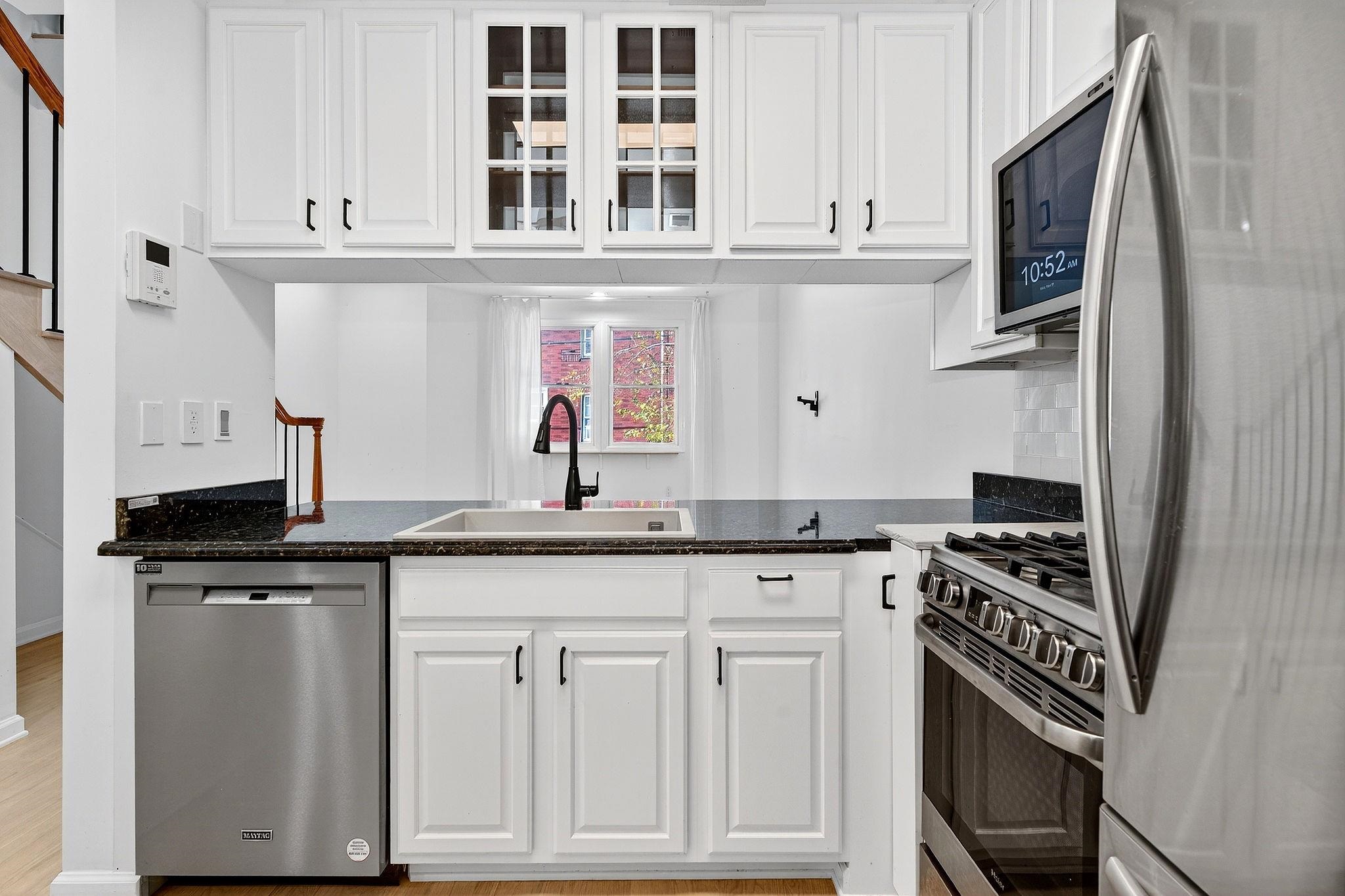 property viewer photo 10