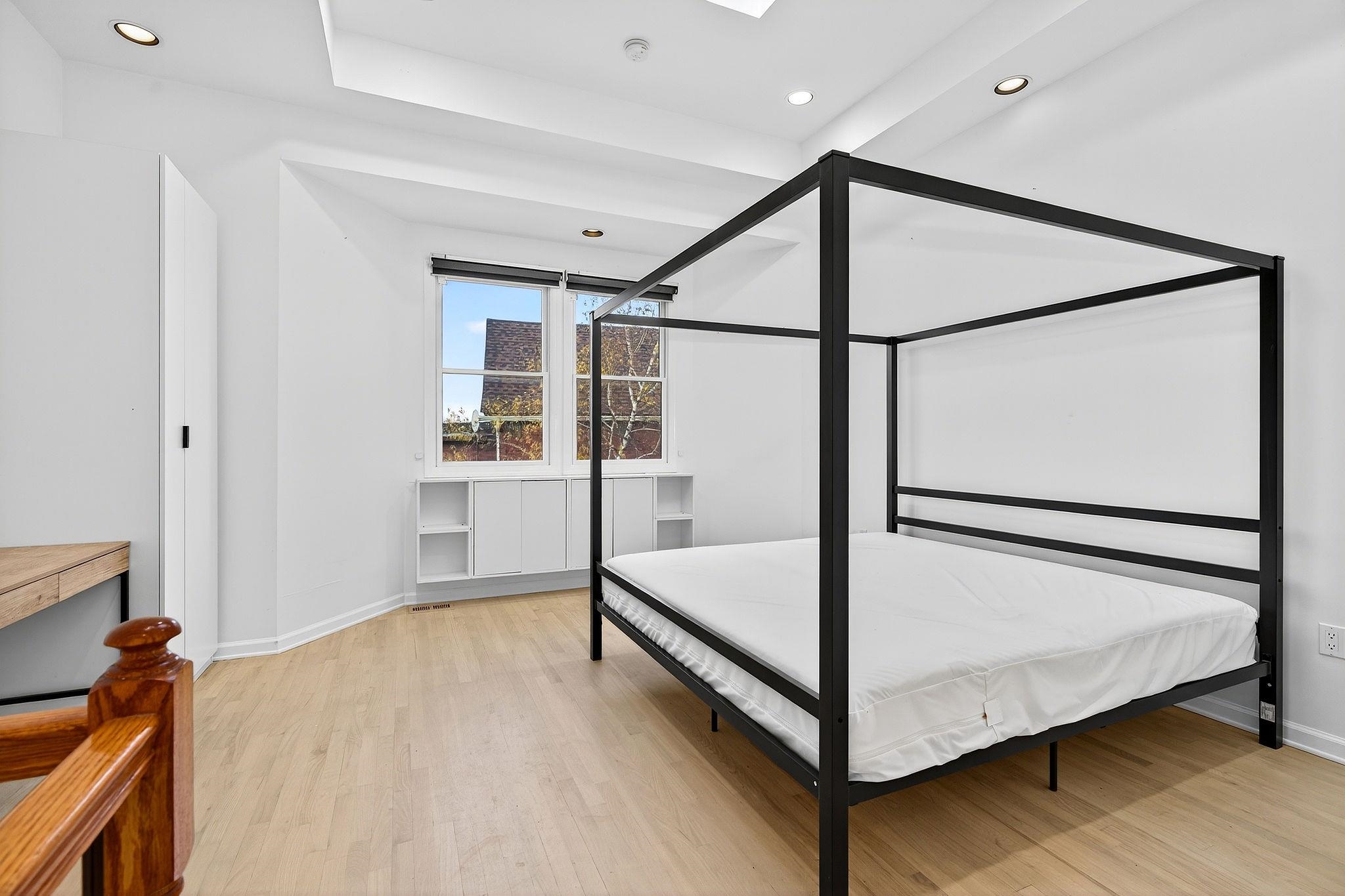 property viewer photo 12