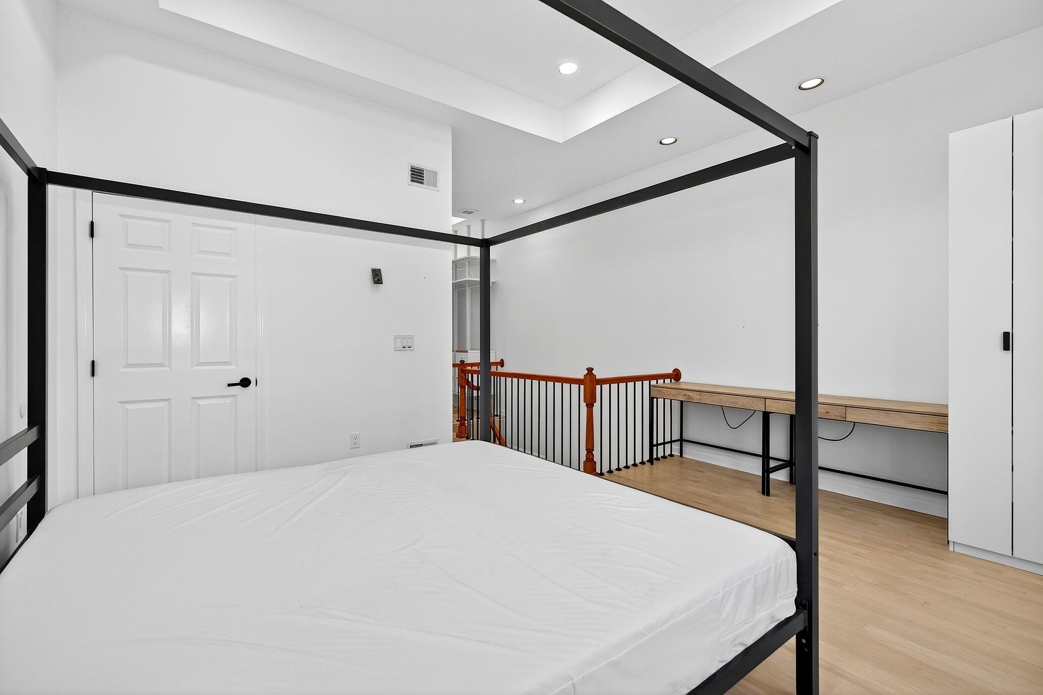 property viewer photo 16