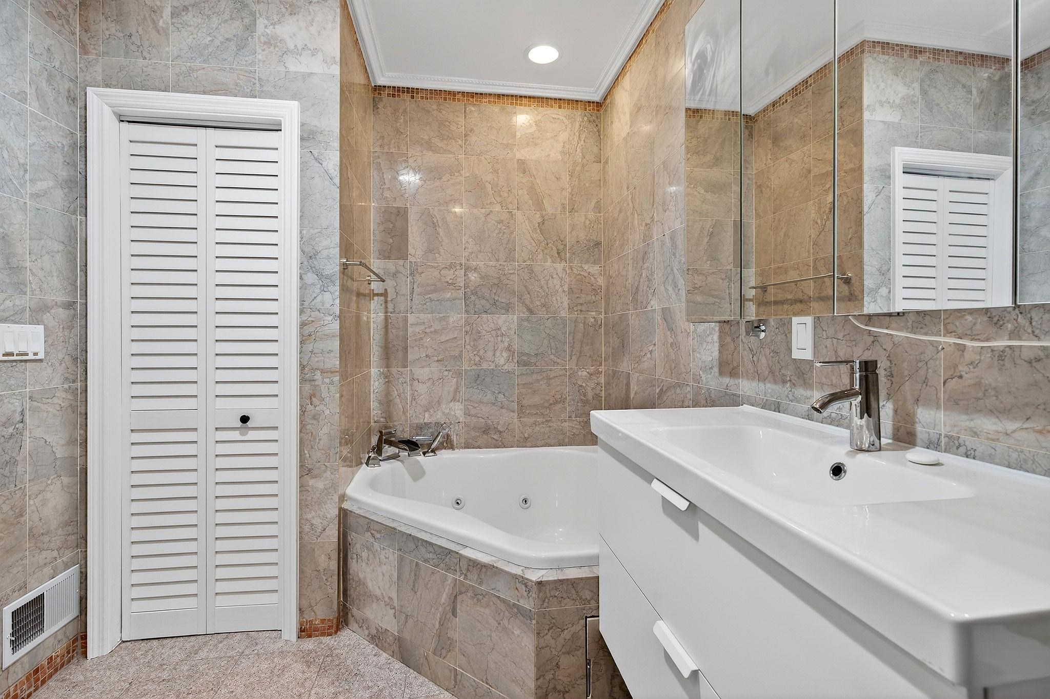 property viewer photo 20