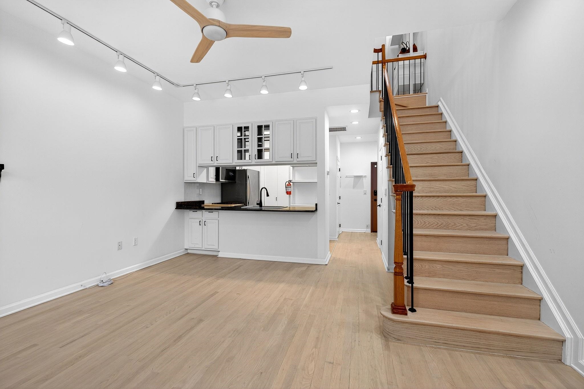 property viewer photo 4