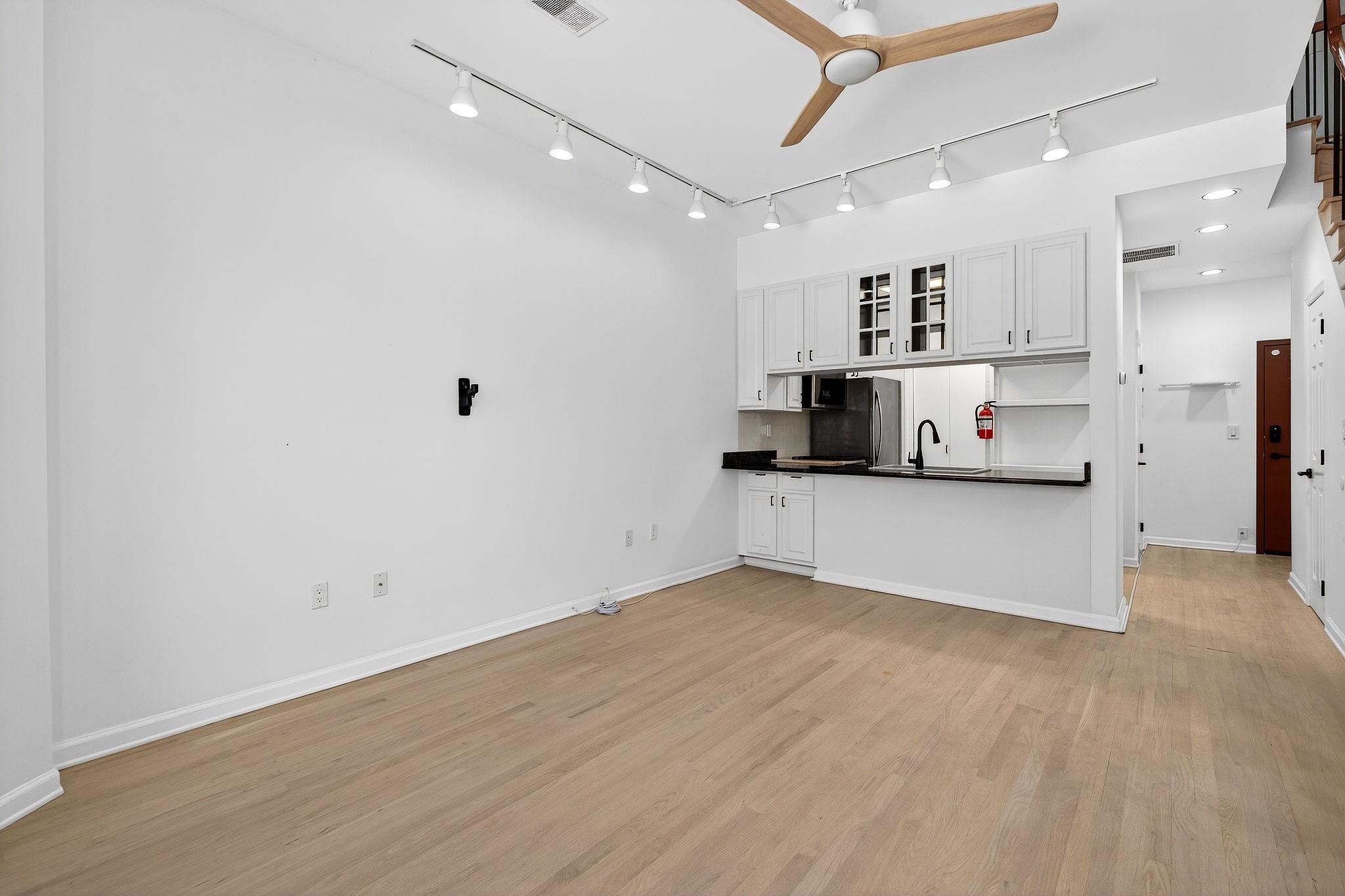 property viewer photo 5
