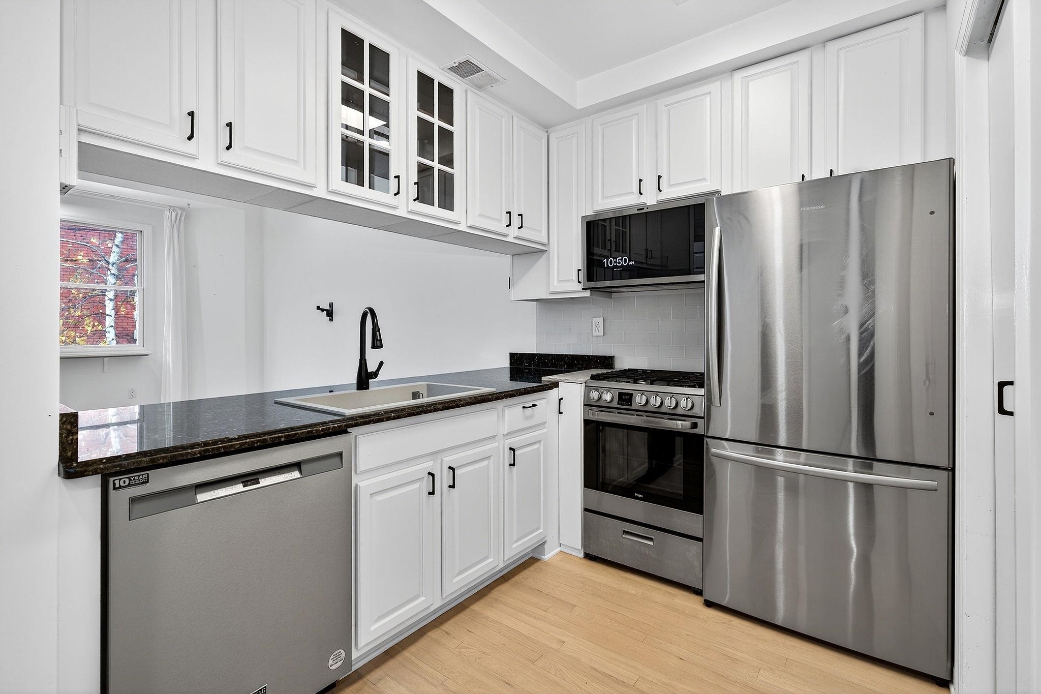 property viewer photo 7