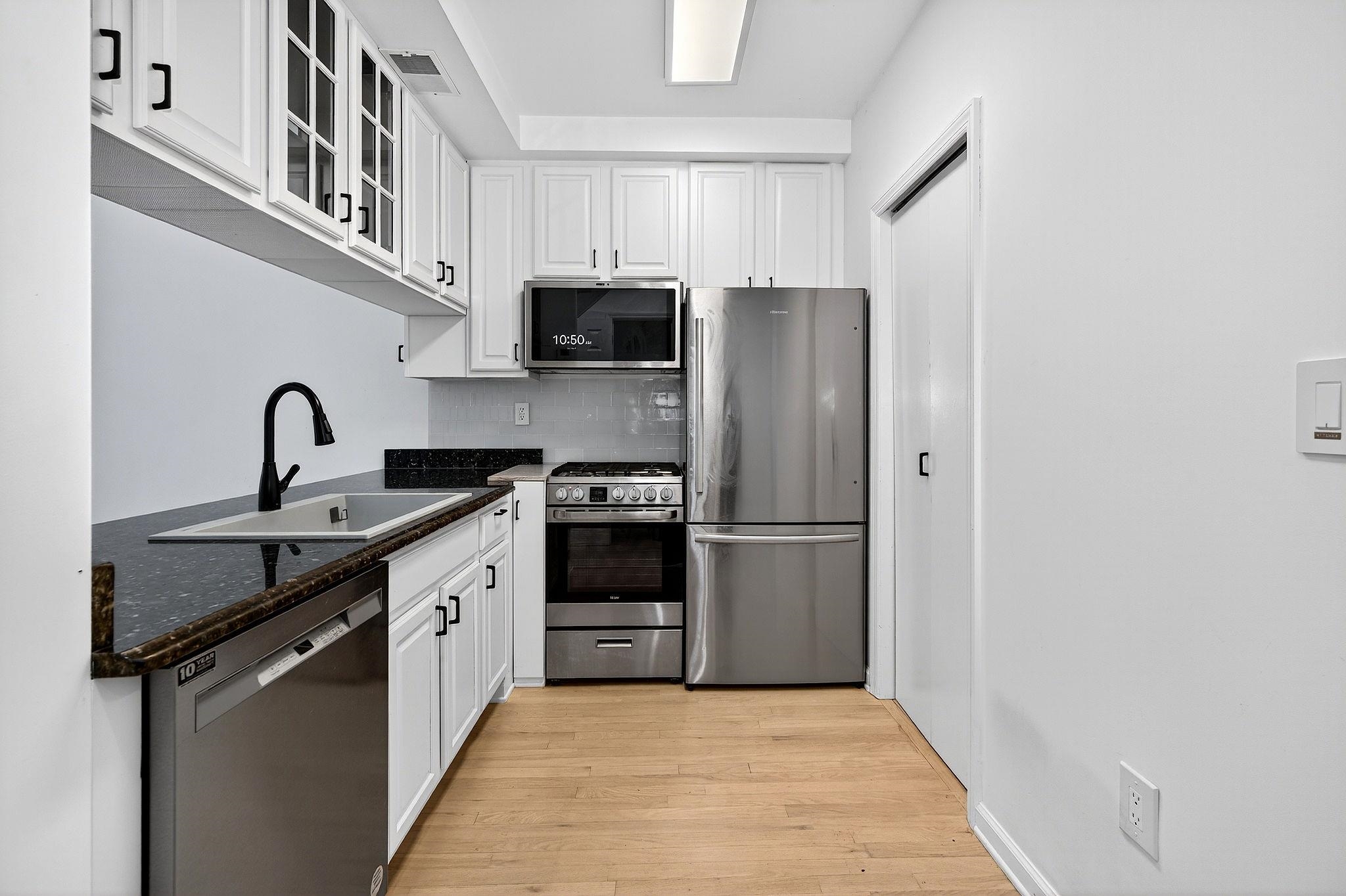 property viewer photo 8