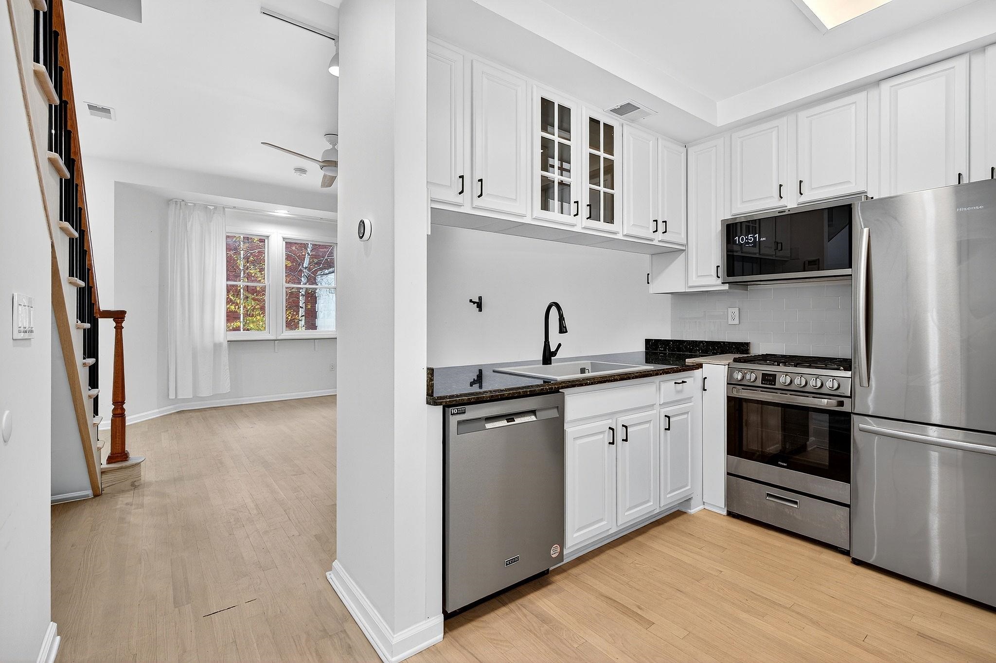 property viewer photo 9