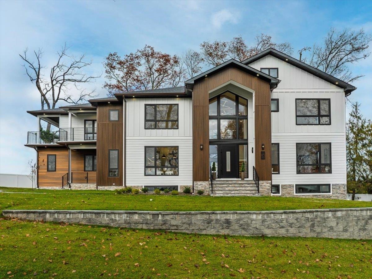 main property photo 0