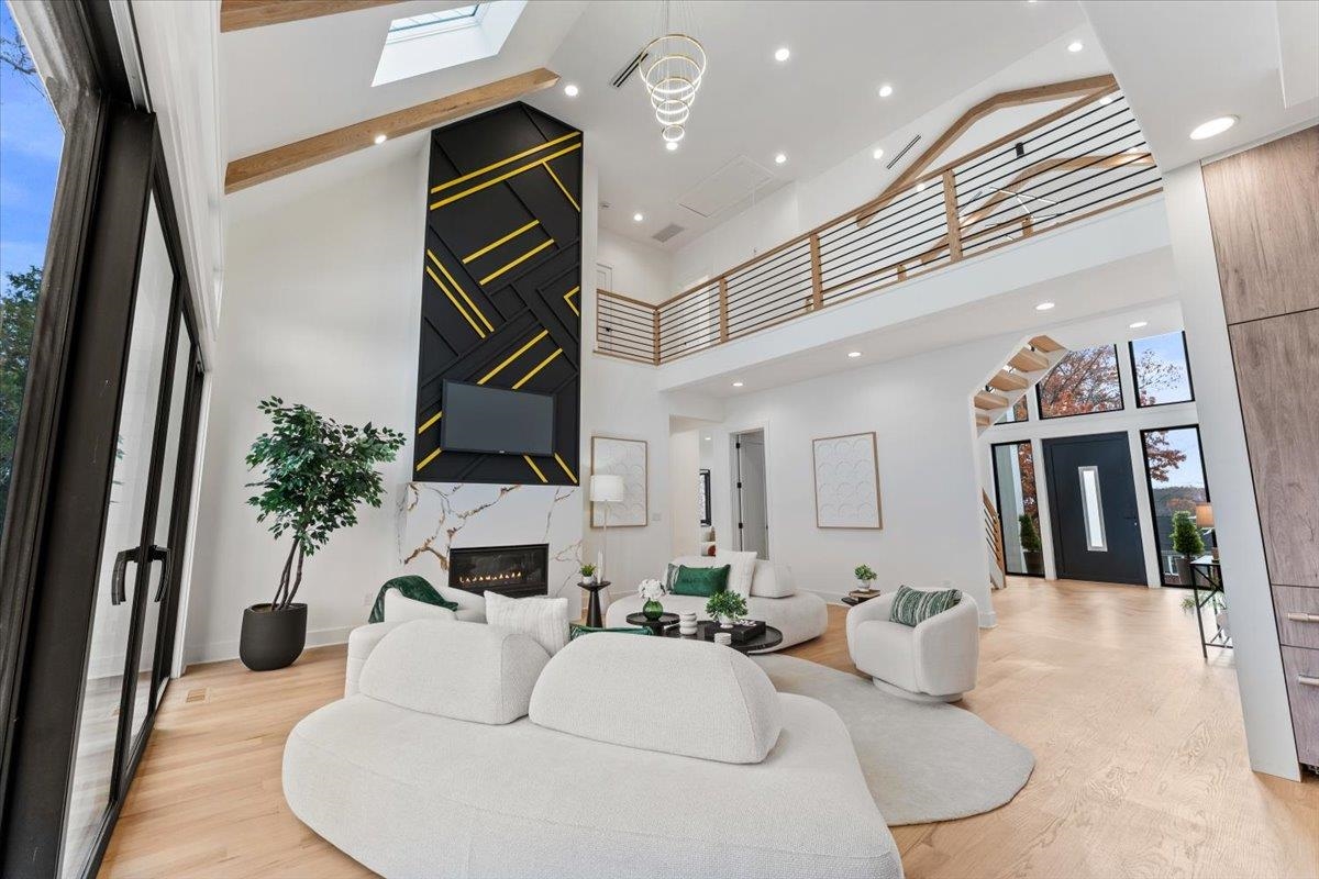 property viewer photo 16