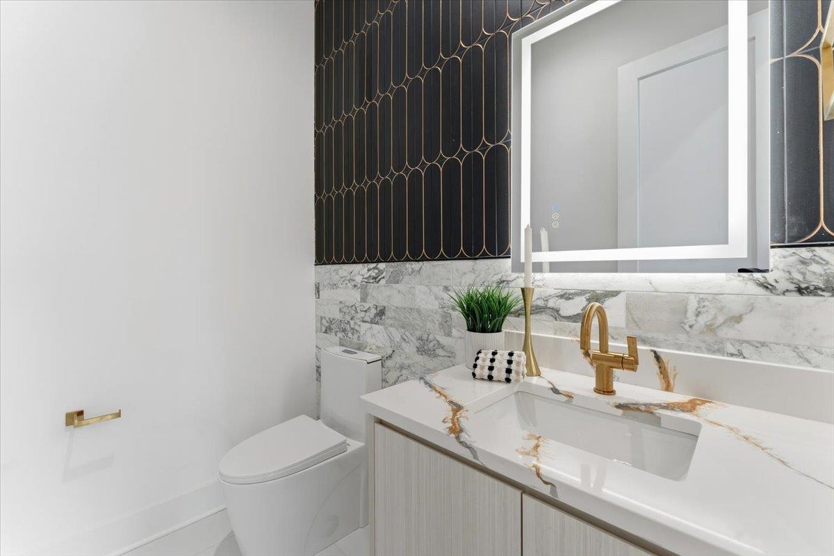 property viewer photo 24