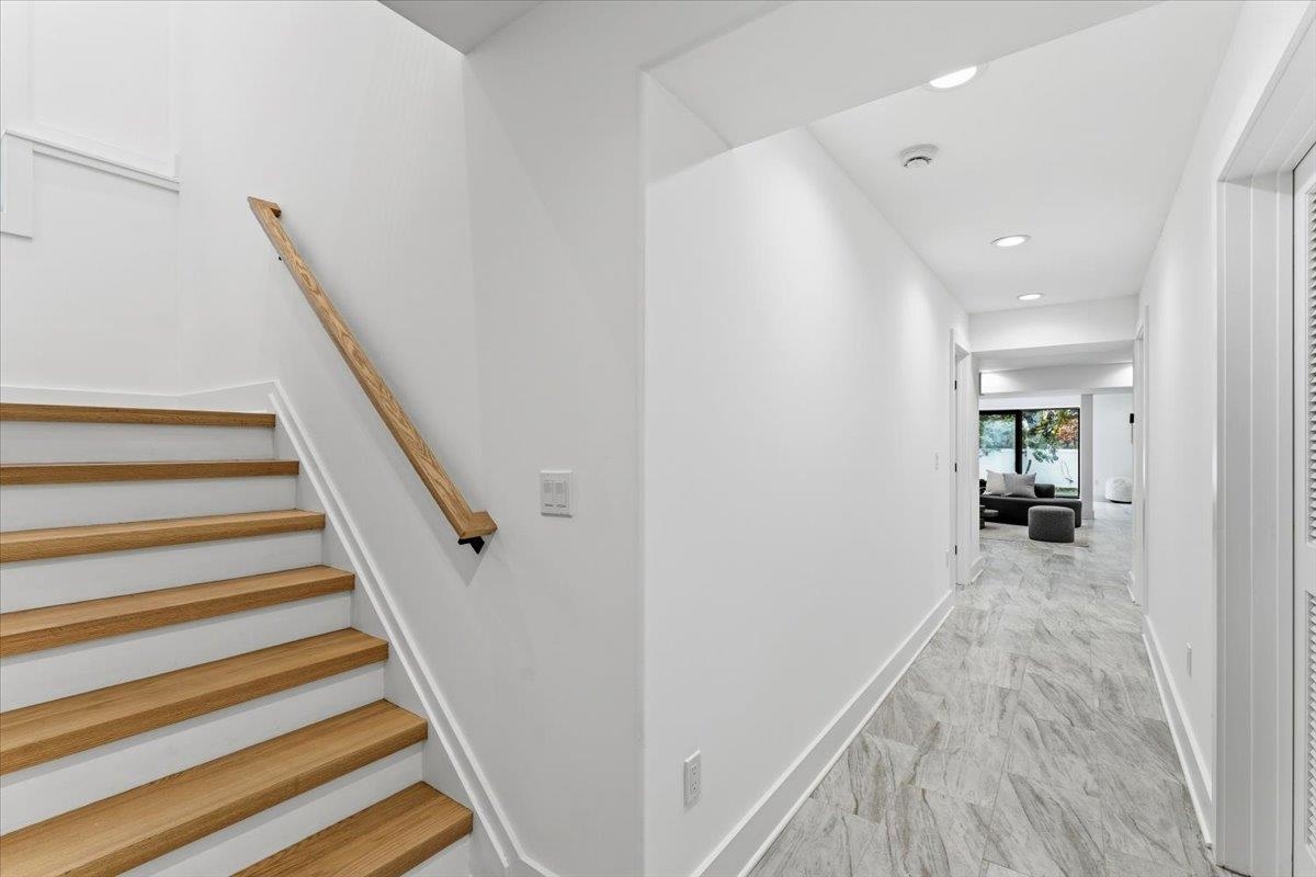 property viewer photo 42