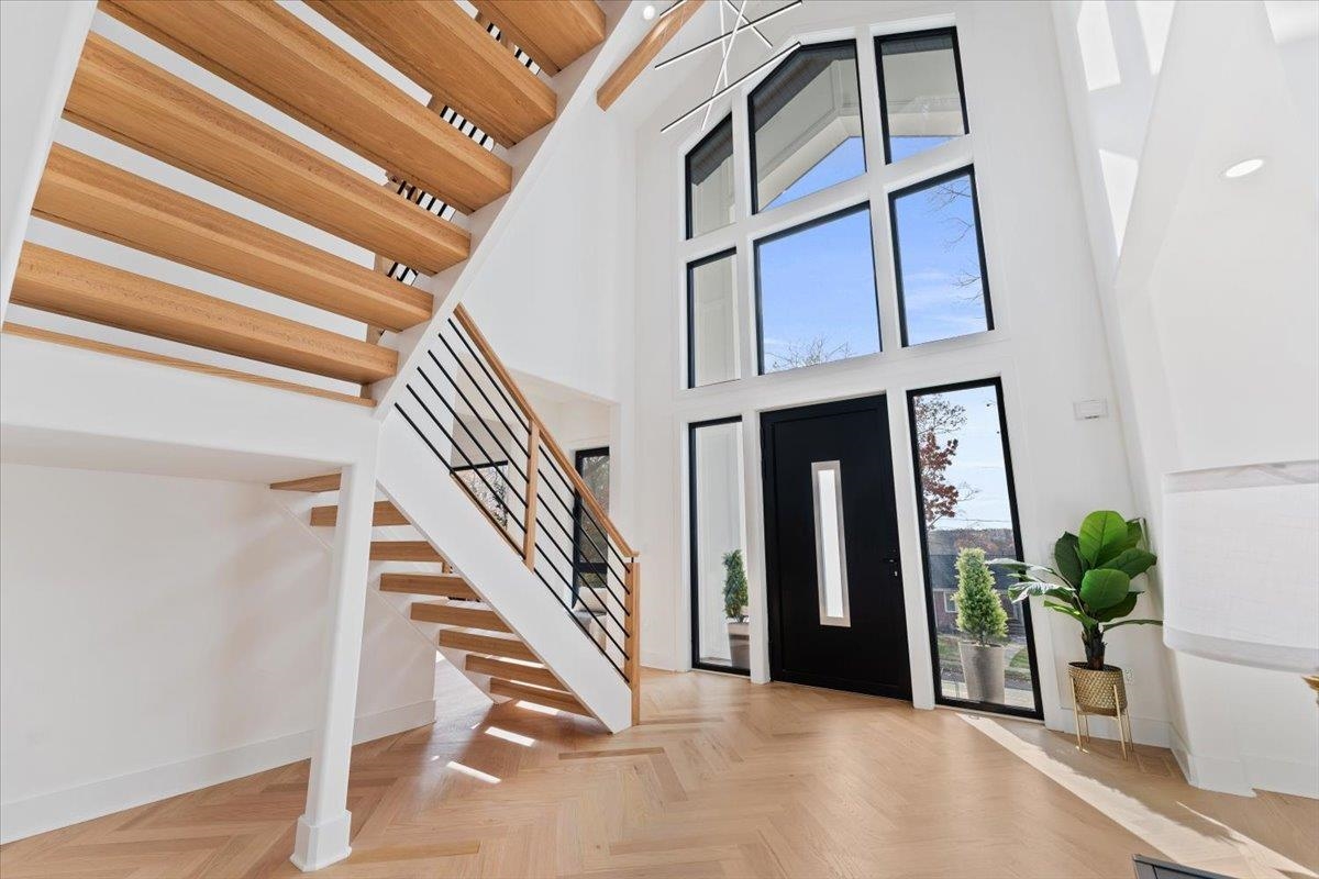 property viewer photo 6