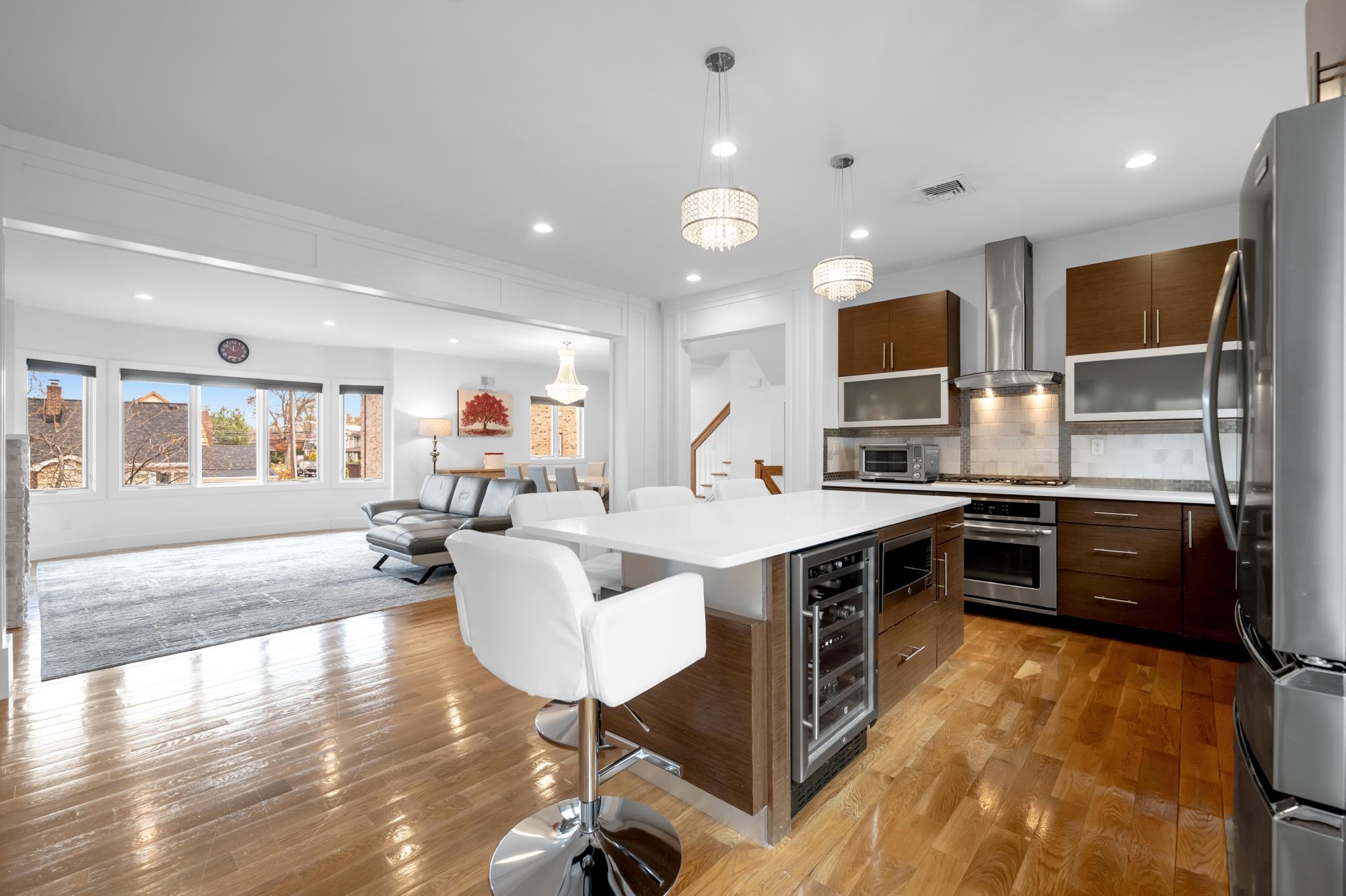 property viewer photo 2