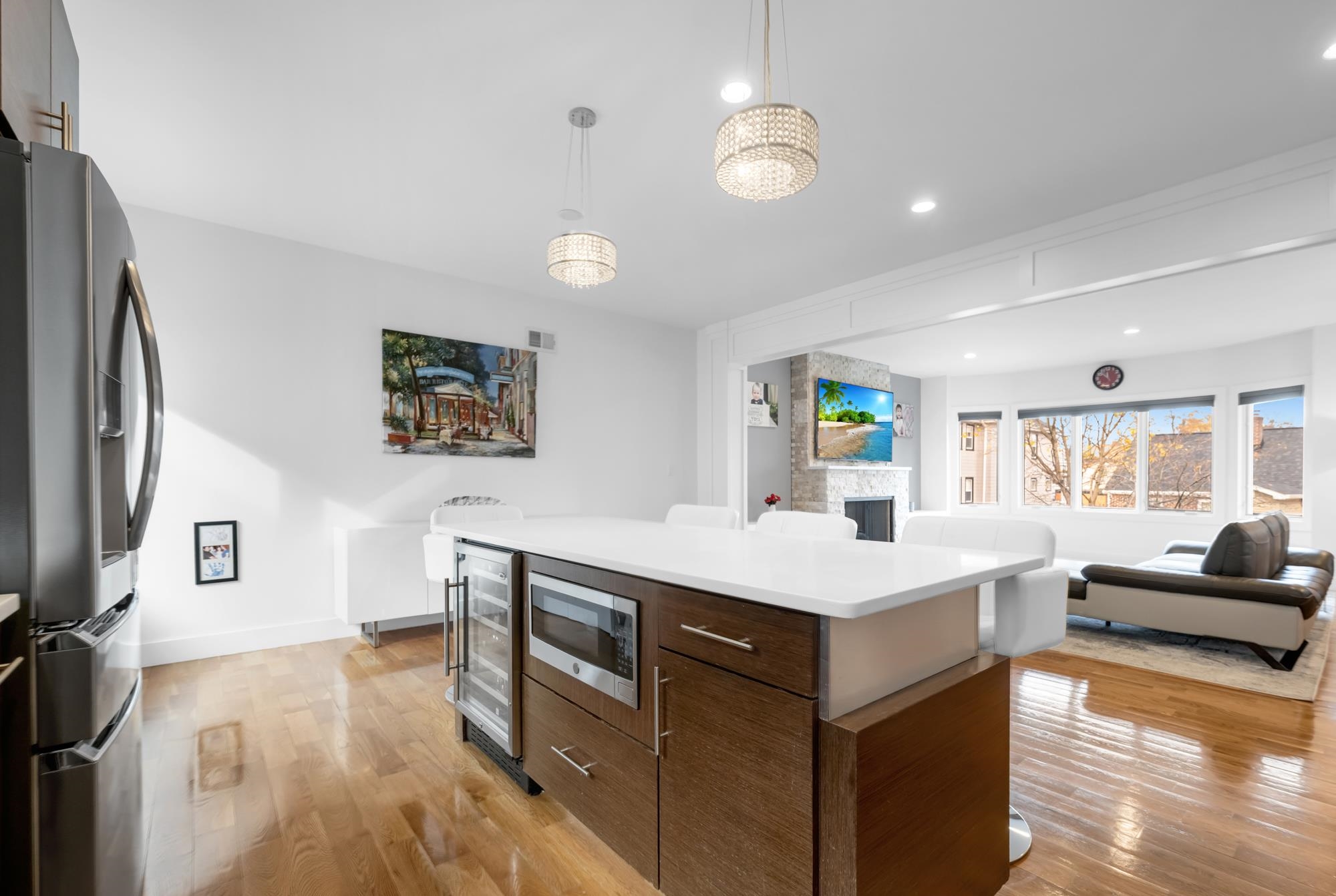 property viewer photo 3