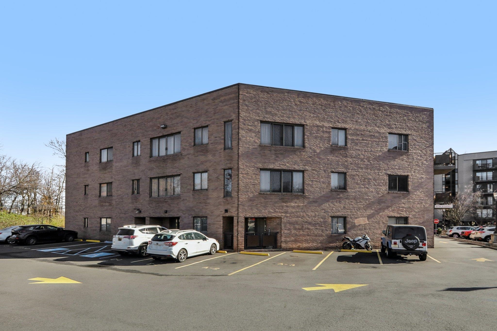 main property photo 30