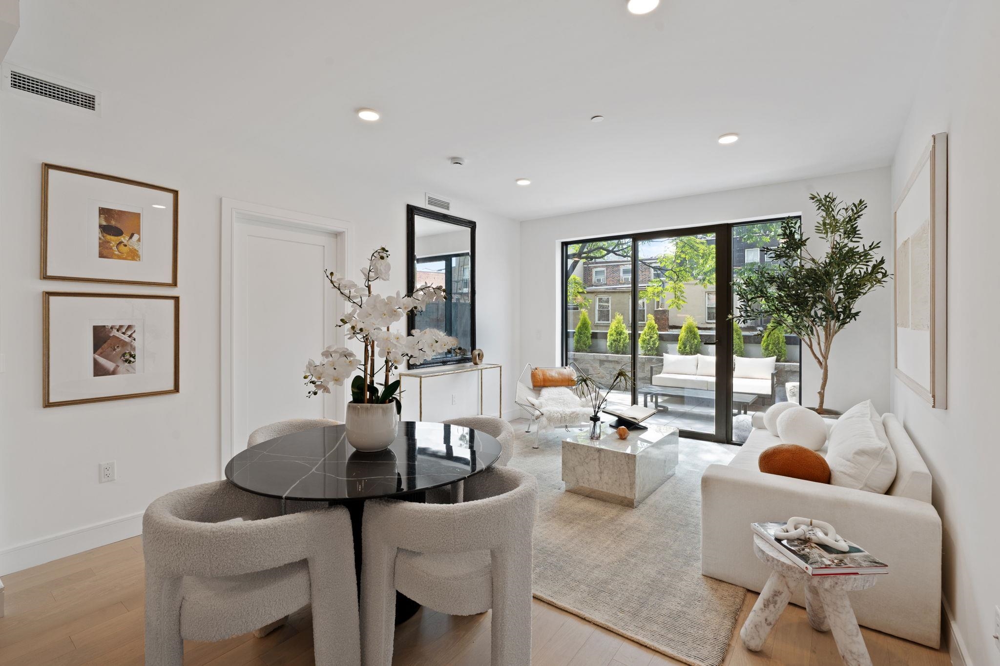 property viewer photo 2