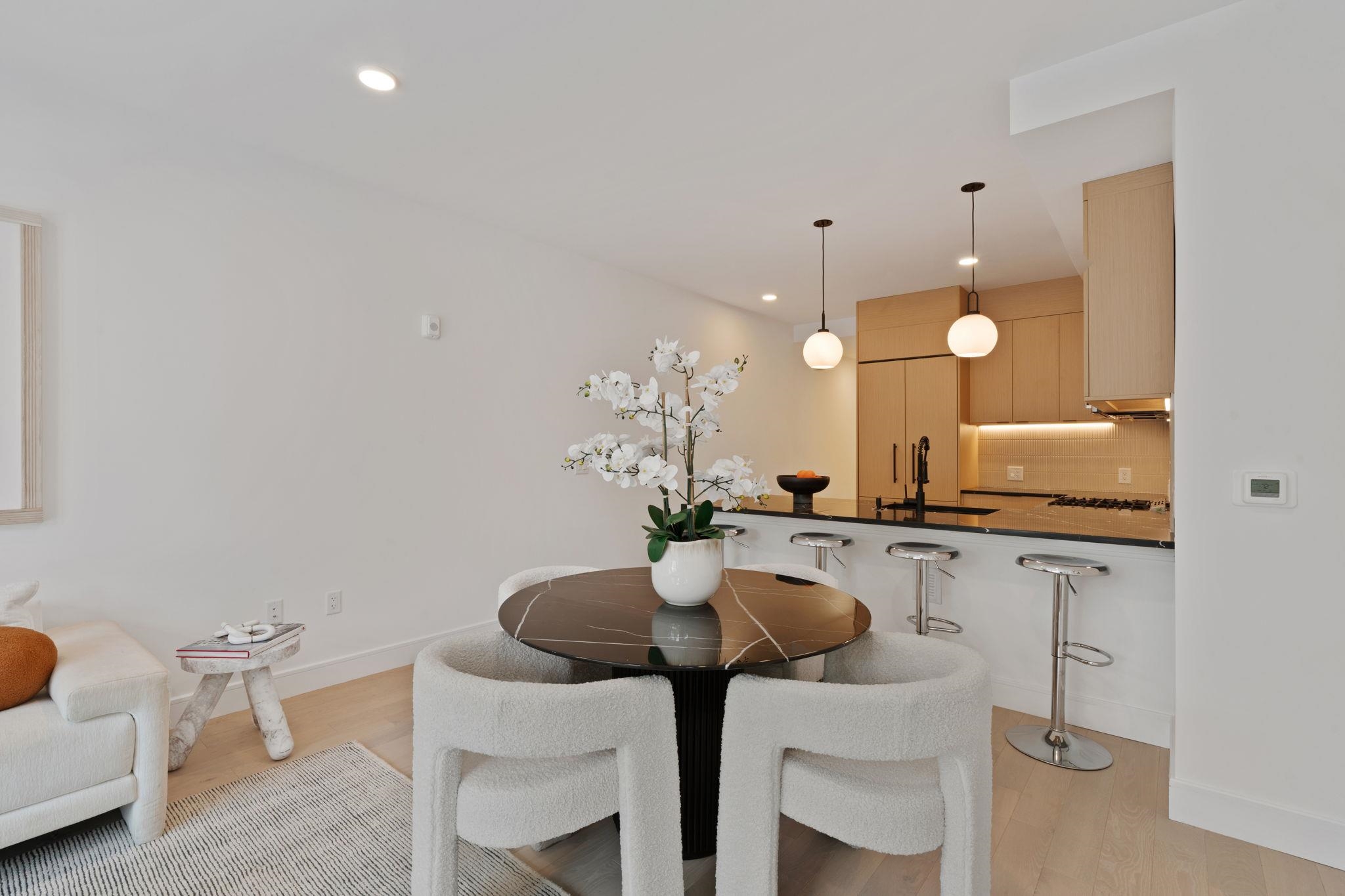 property viewer photo 3