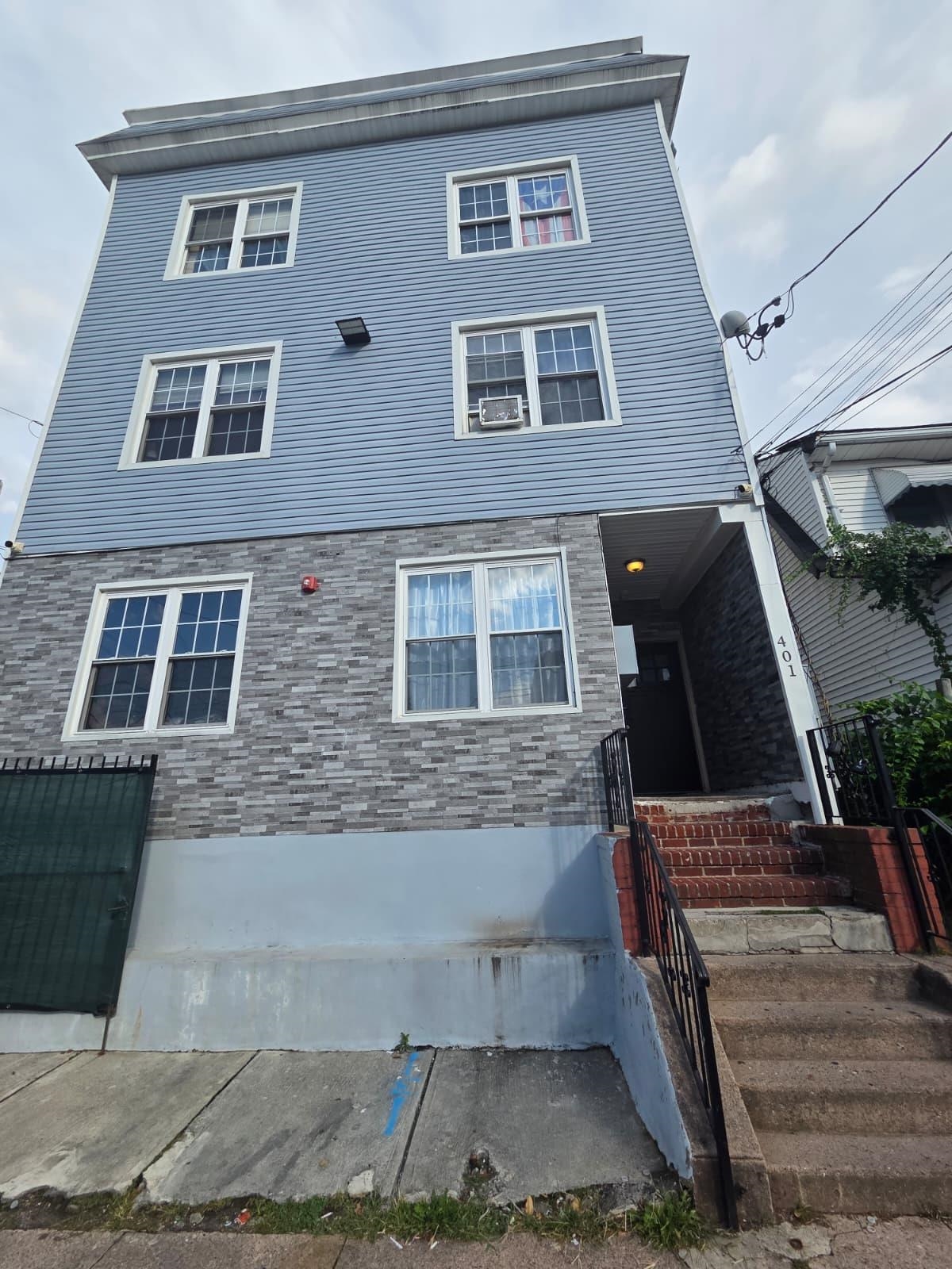 main property photo 0