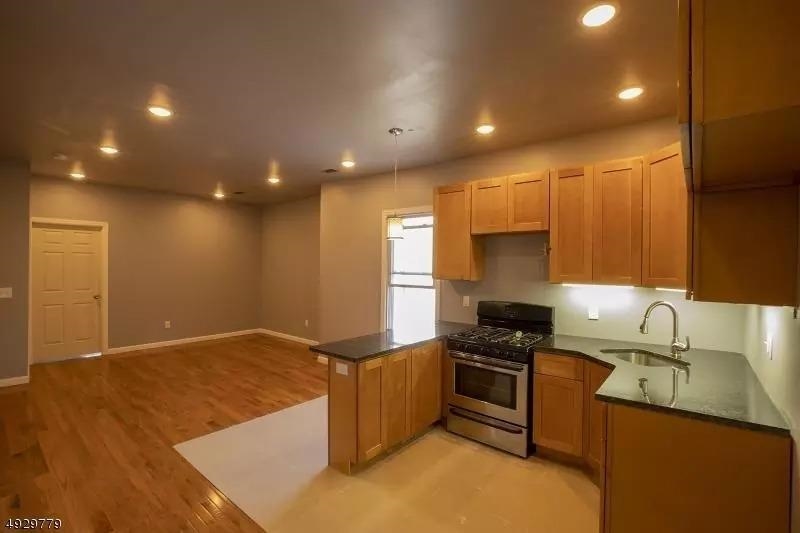 property viewer photo 1