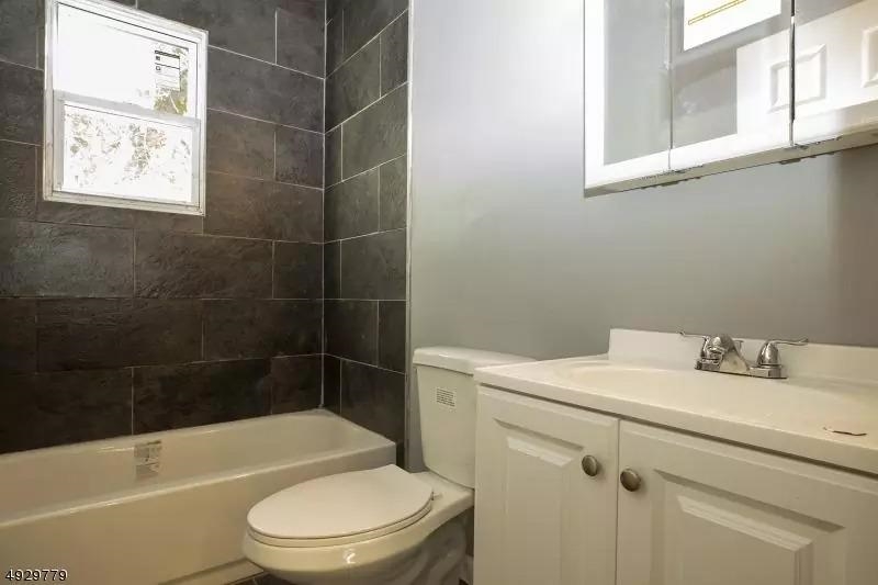 property viewer photo 5