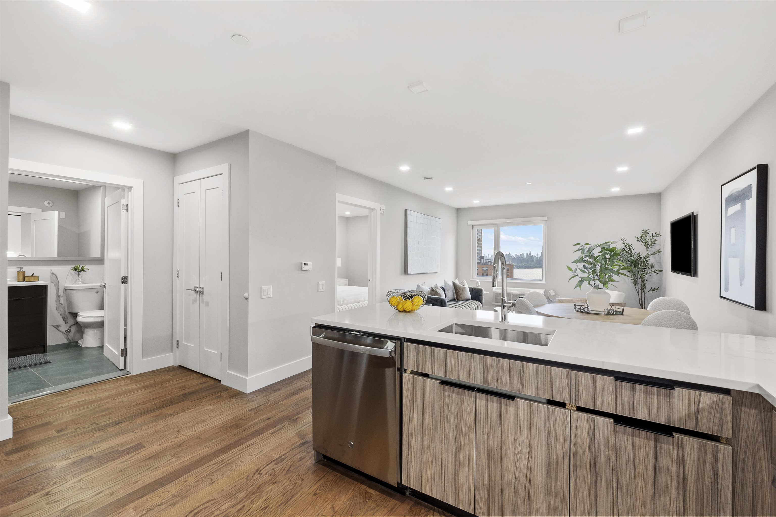 property viewer photo 3