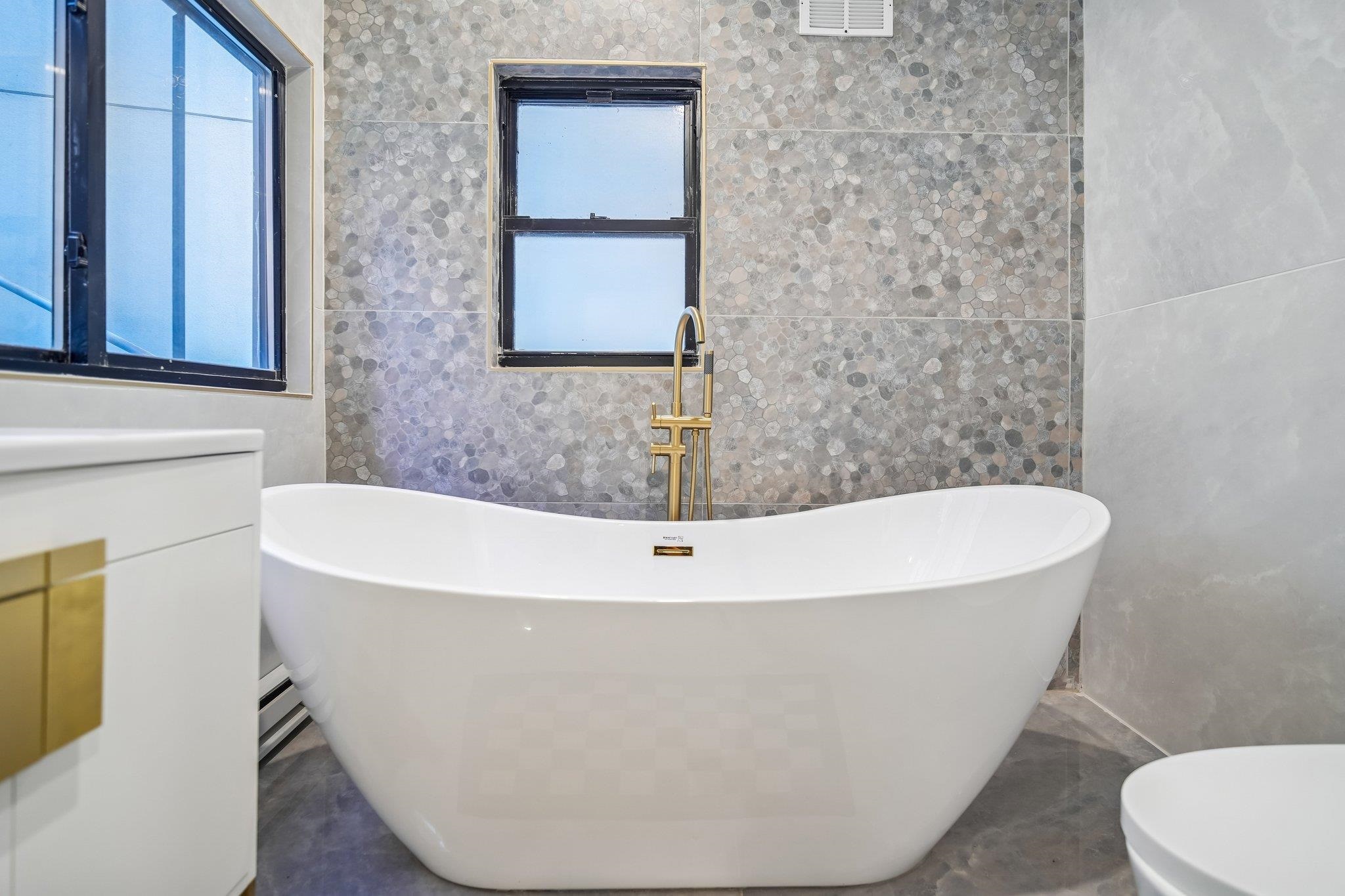 property viewer photo 16