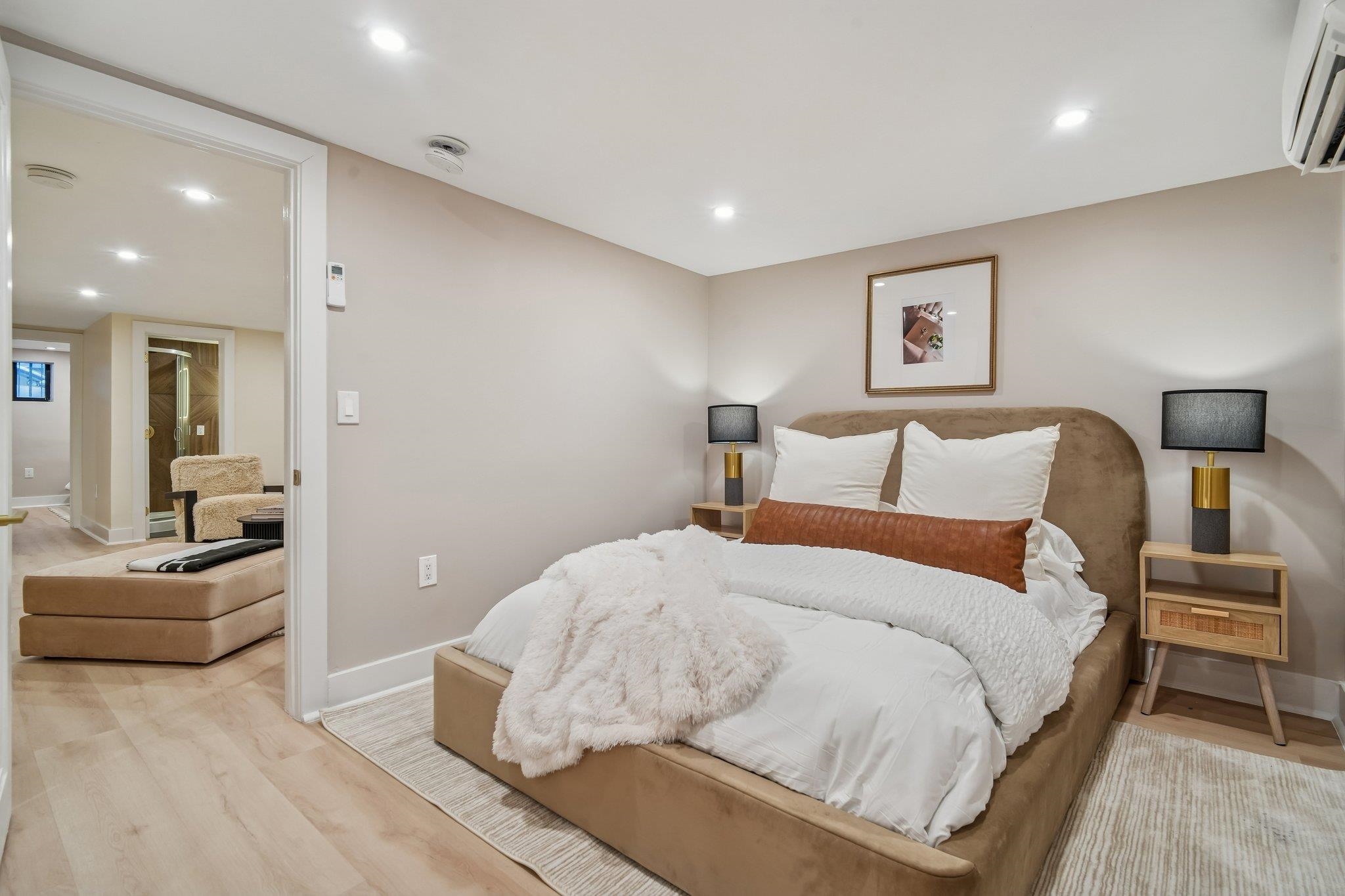 property viewer photo 19