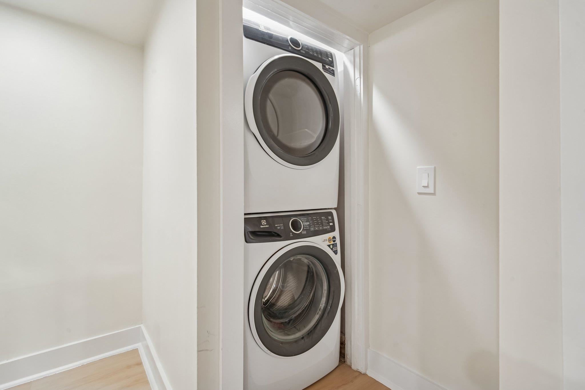 property viewer photo 24