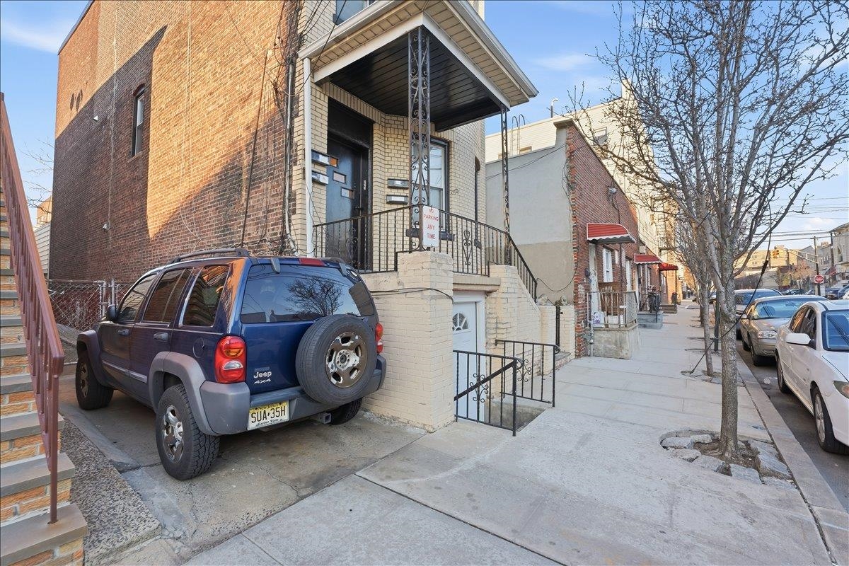 main property photo 4