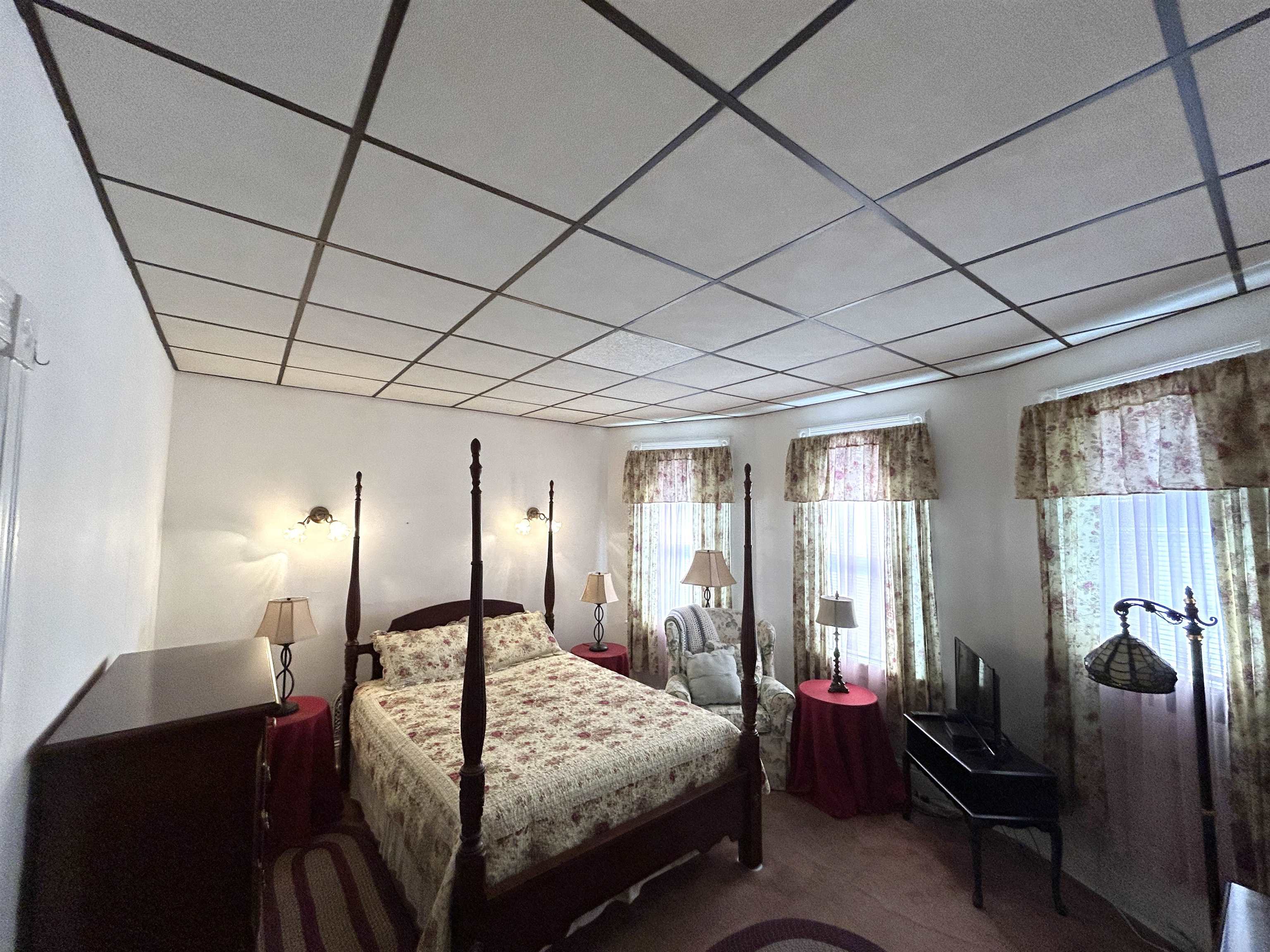 main property photo 18